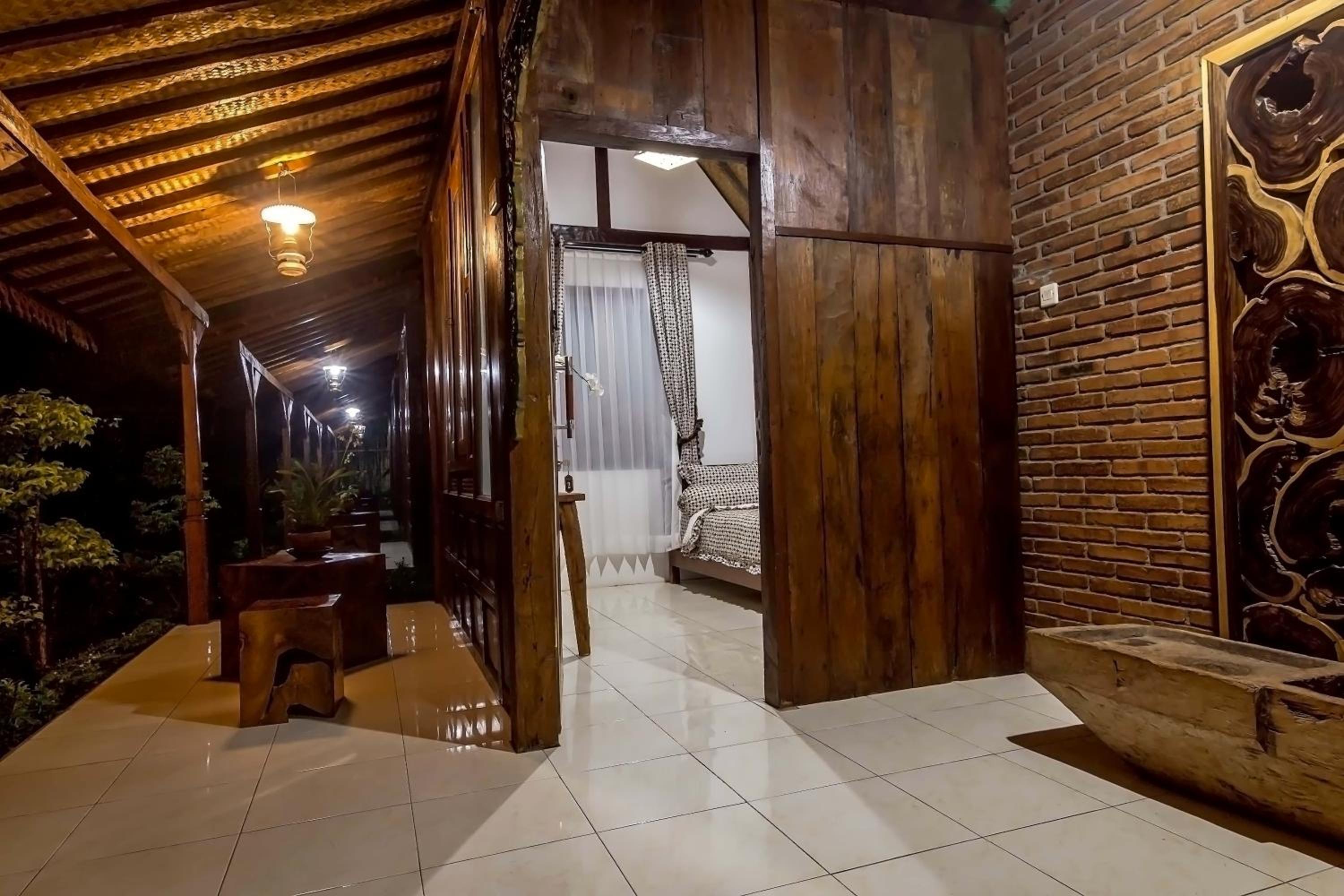 Deluxe Double Room - Photo 1