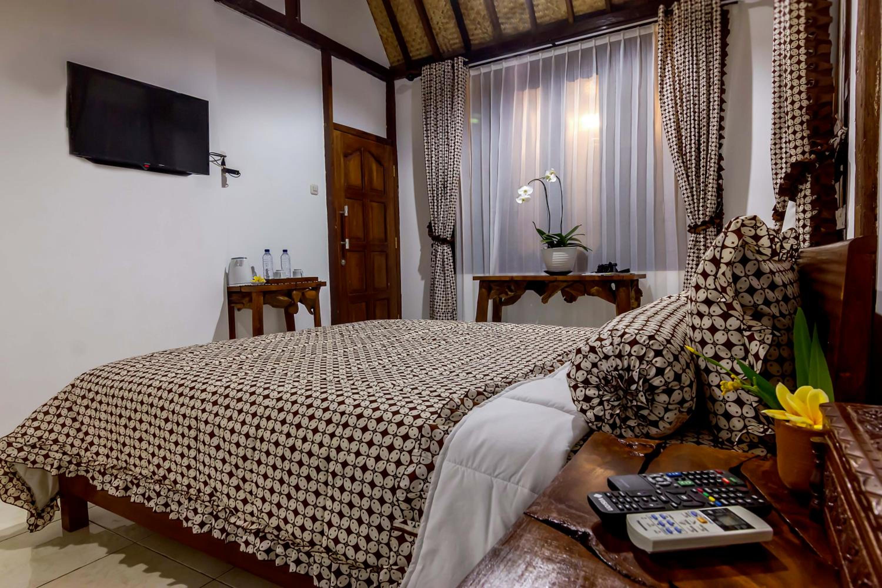 Deluxe Double Room - Photo 12