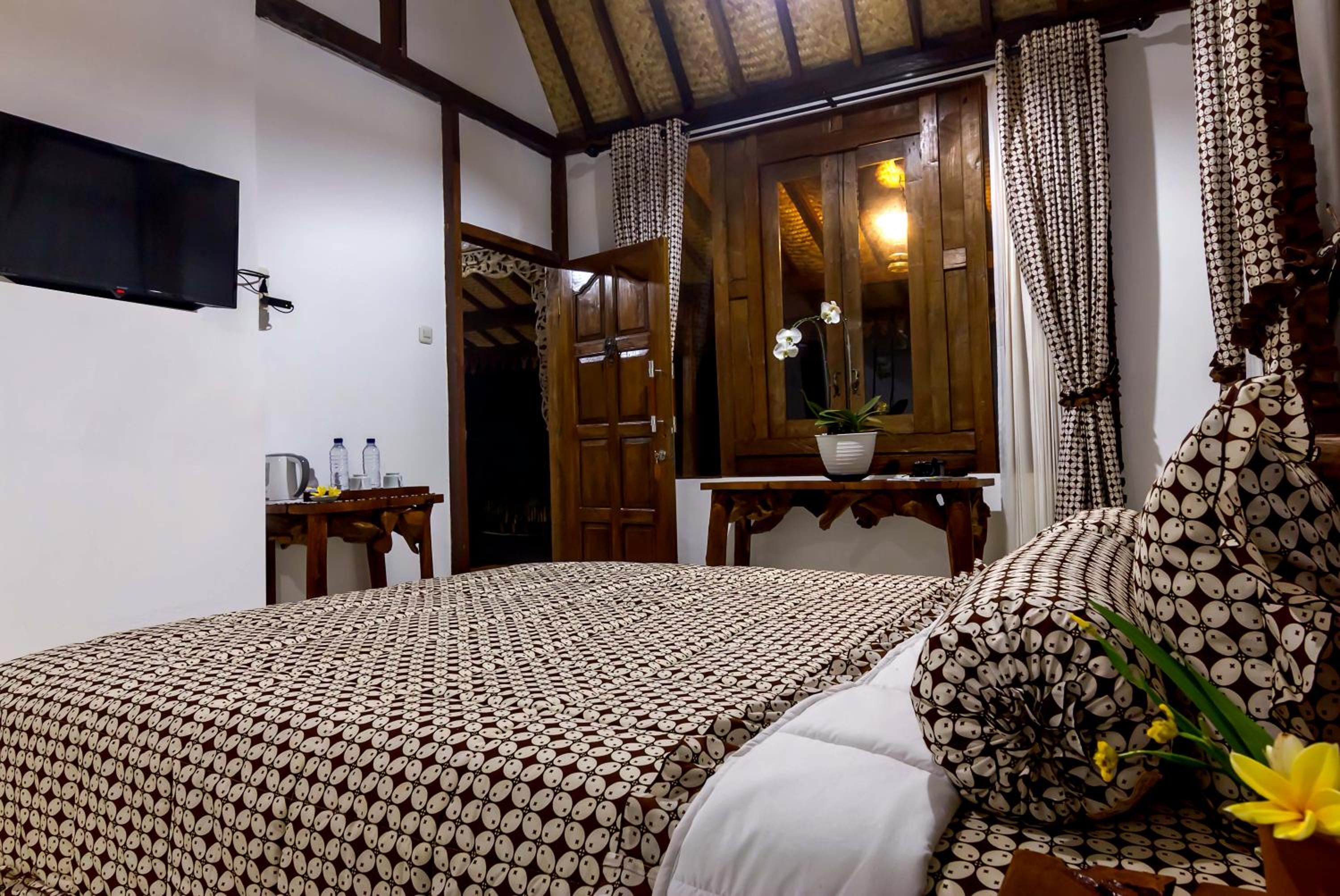 Deluxe Double Room - Photo 23