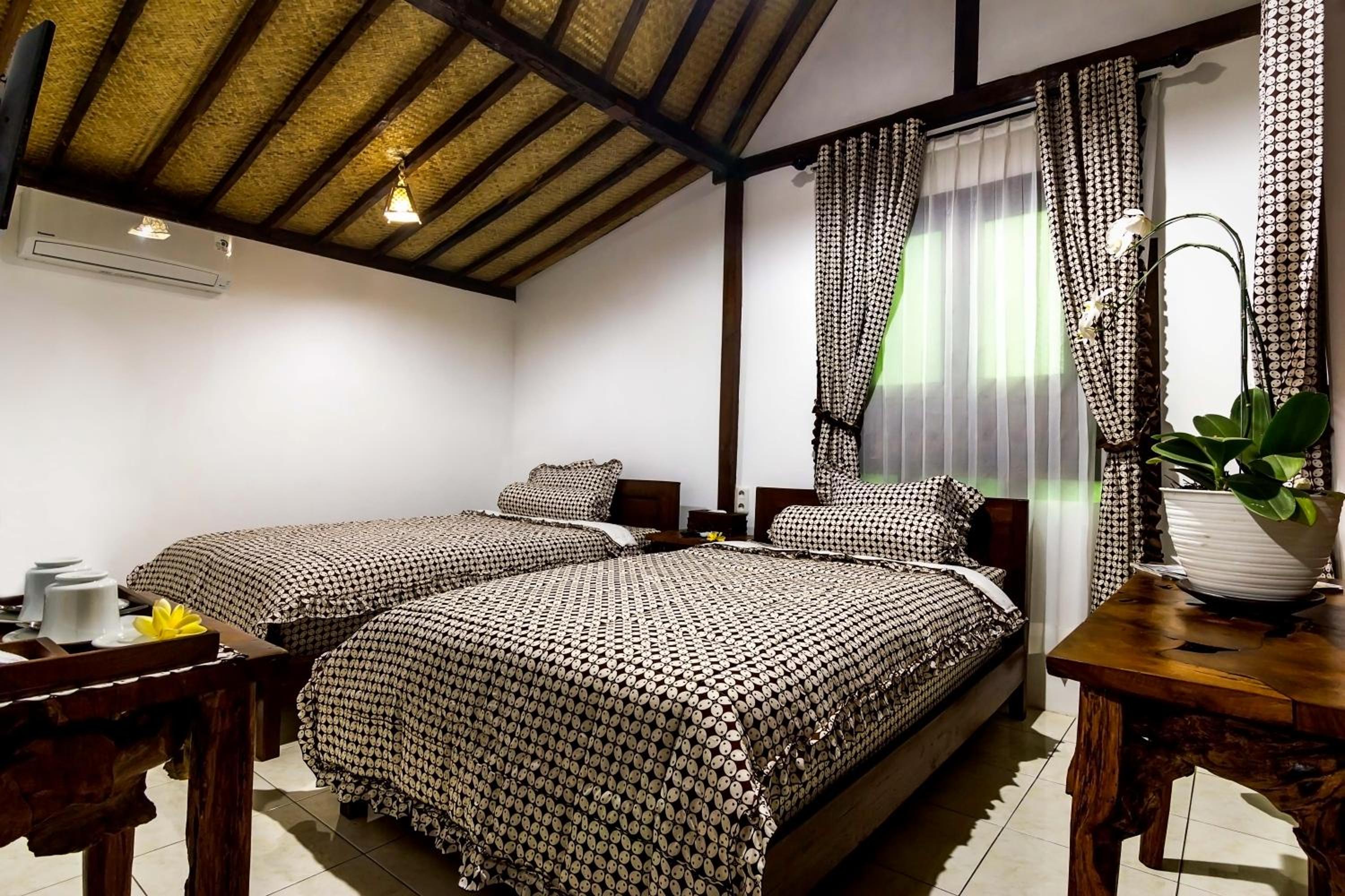 Deluxe Twin Room - Photo 13