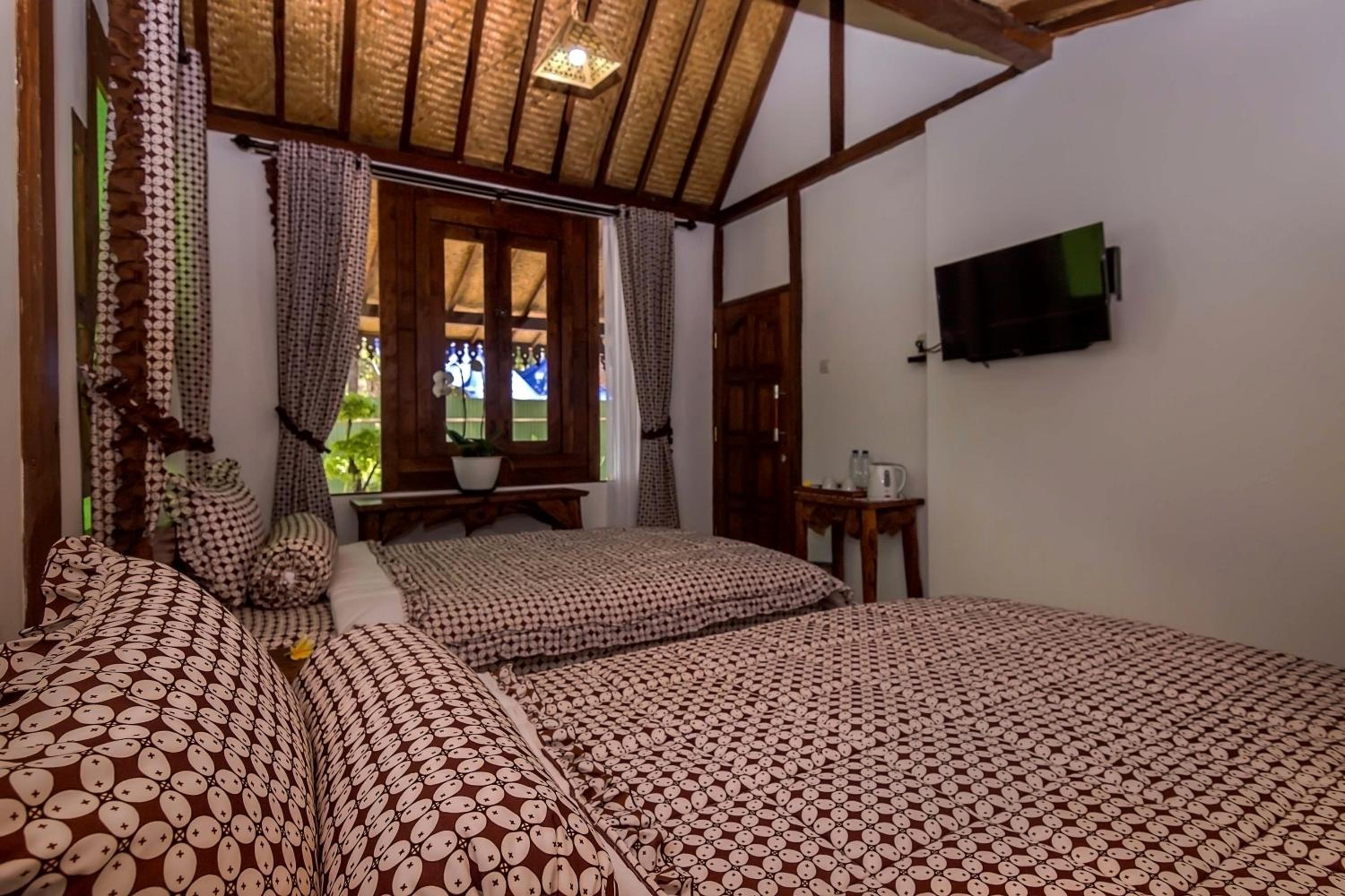 Deluxe Twin Room - Photo 12