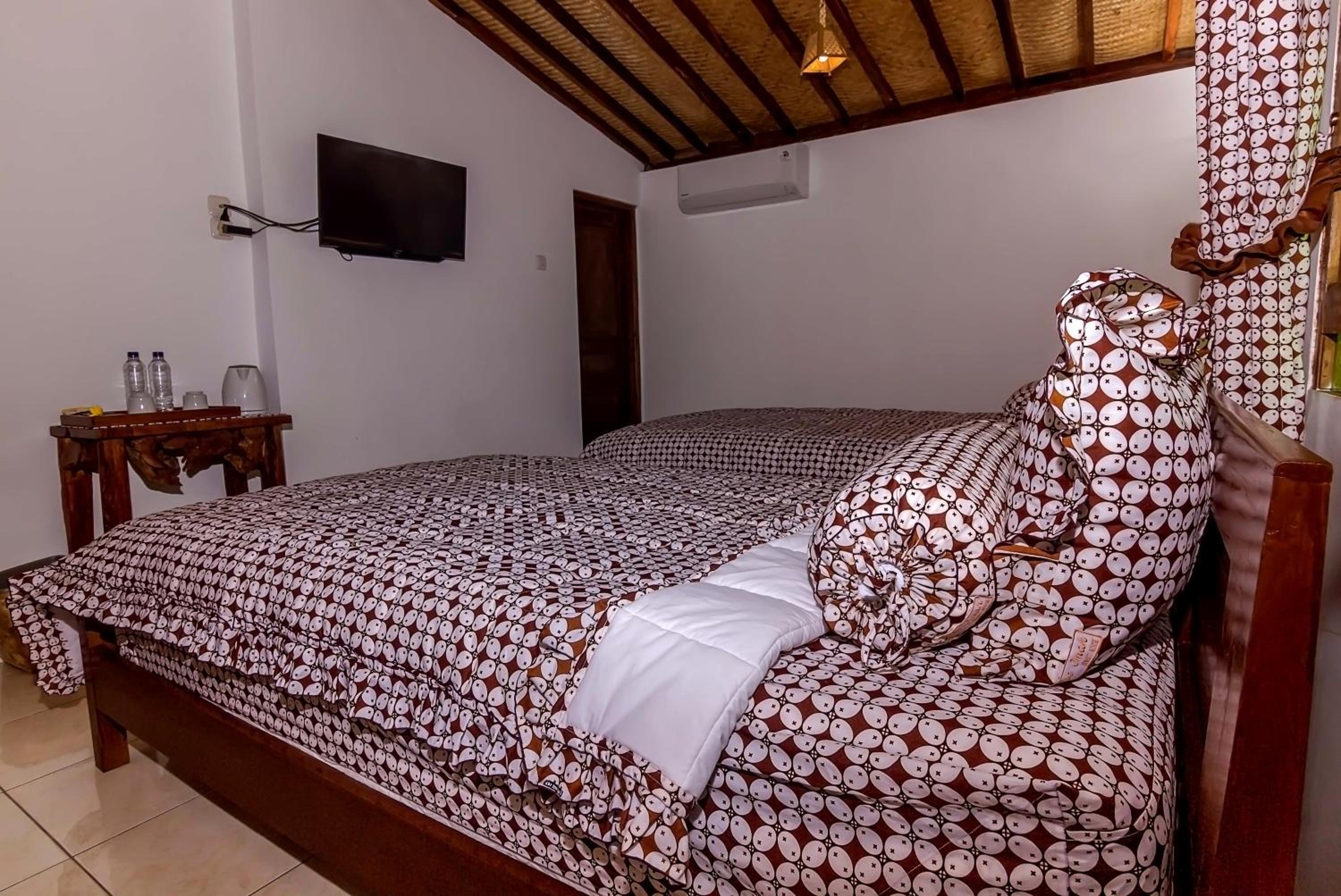 Deluxe Twin Room - Photo 11