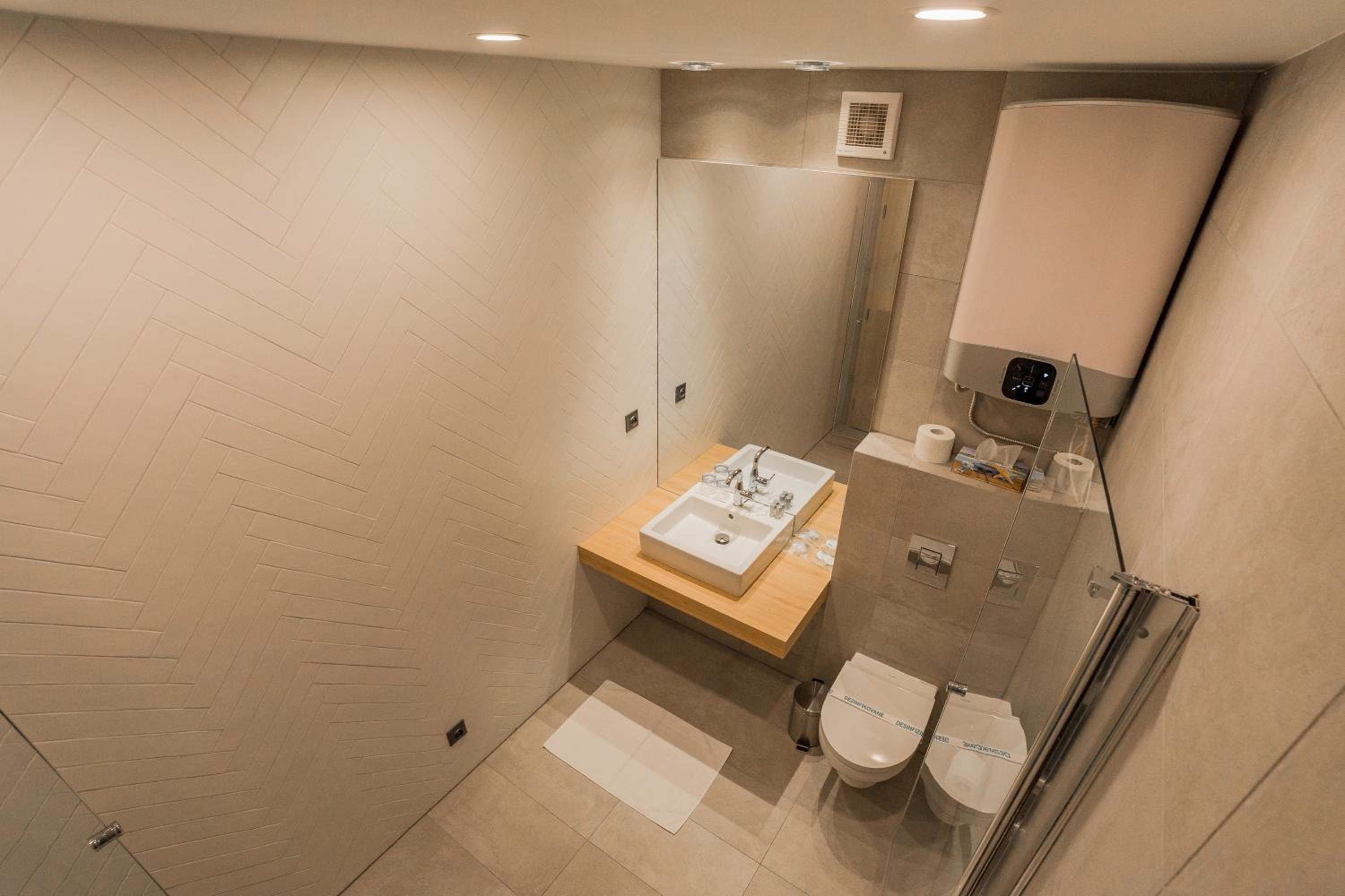 Deluxe Apartment with free Pool and Fitness  photo 2