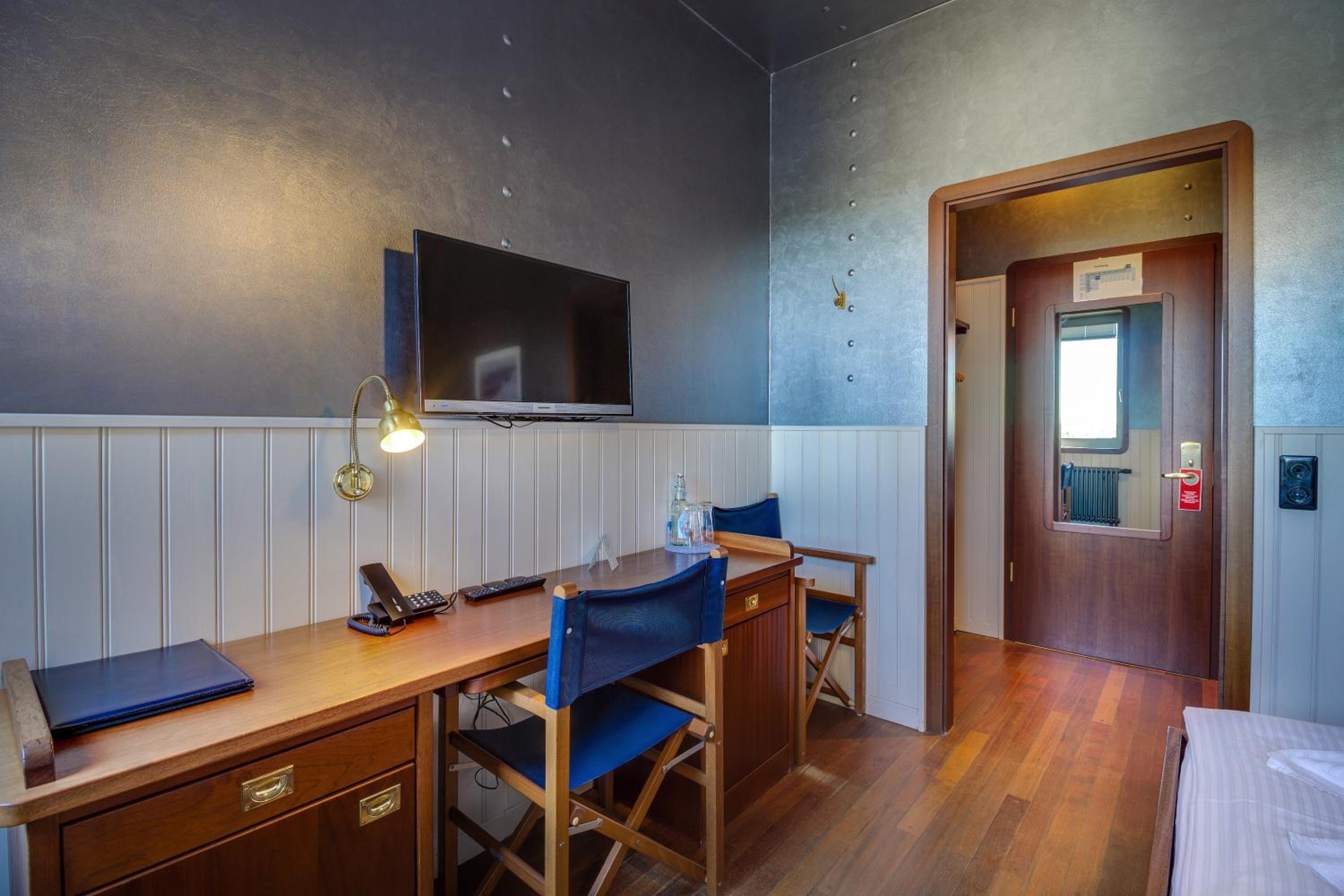 Single Room photo 3