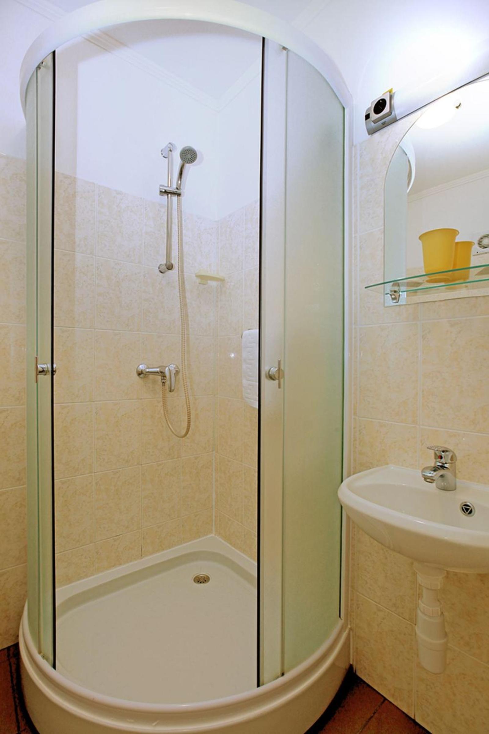 Single Room photo 3