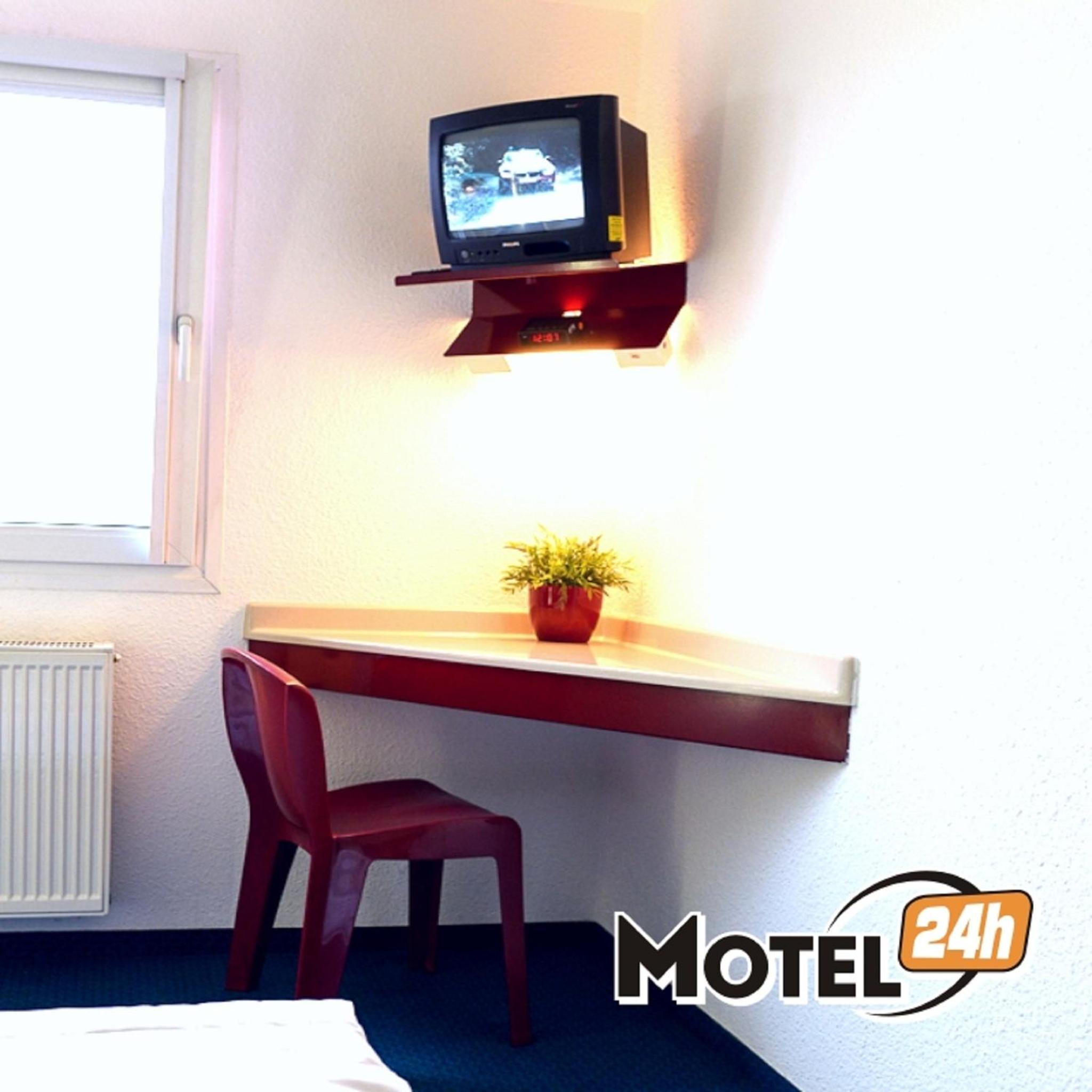 Double Room with Shared Bathroom photo 3