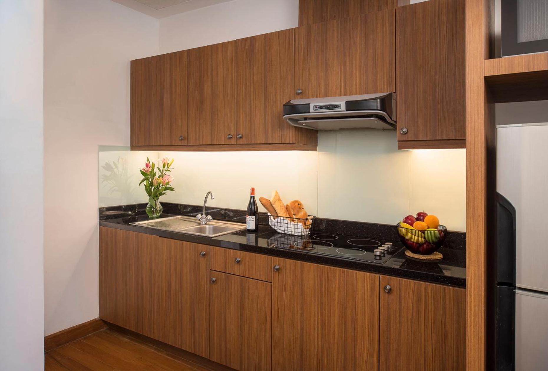 One-Bedroom Suite Apartment with Balcony photo 3