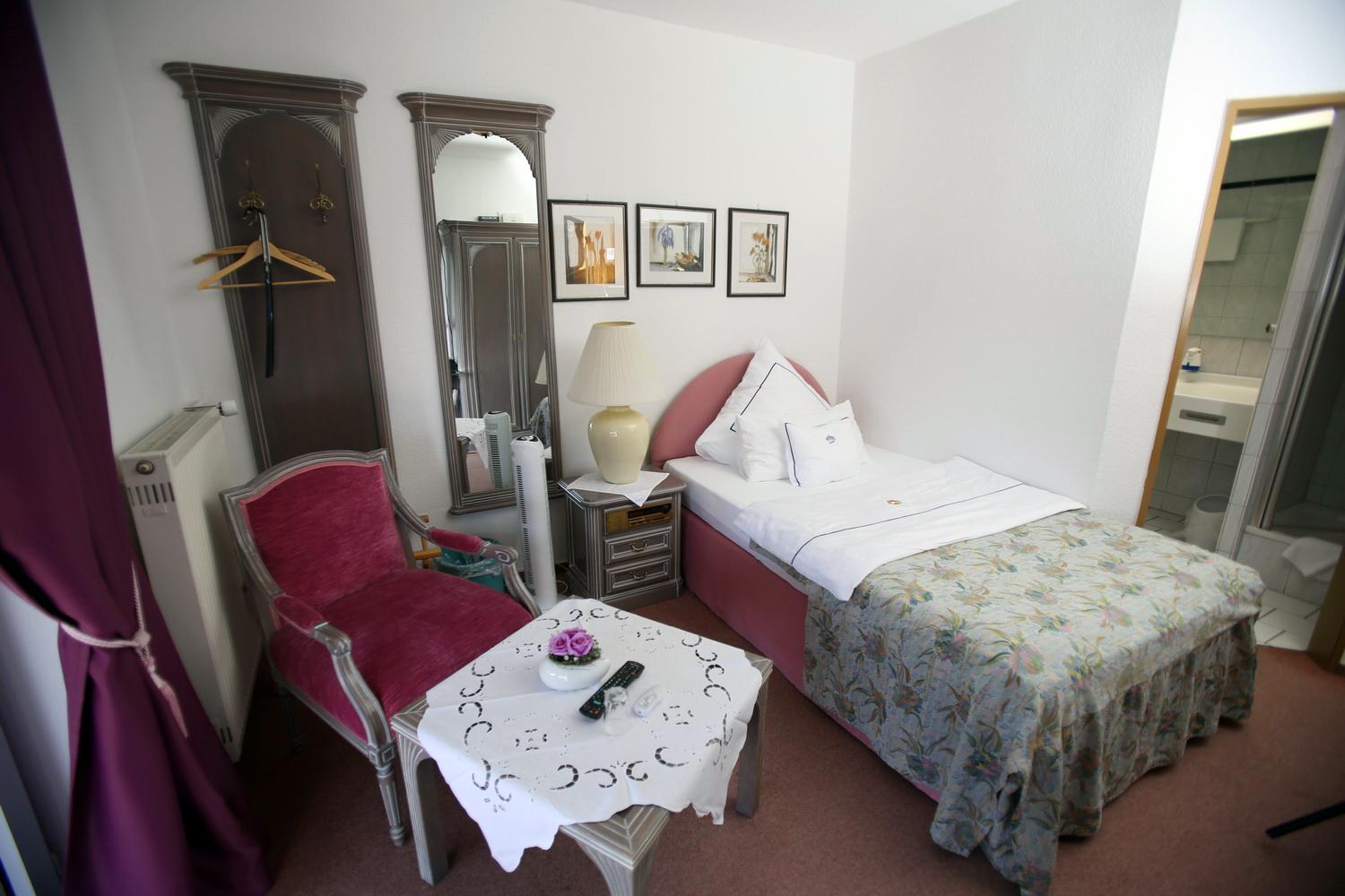 Single Room photo 2