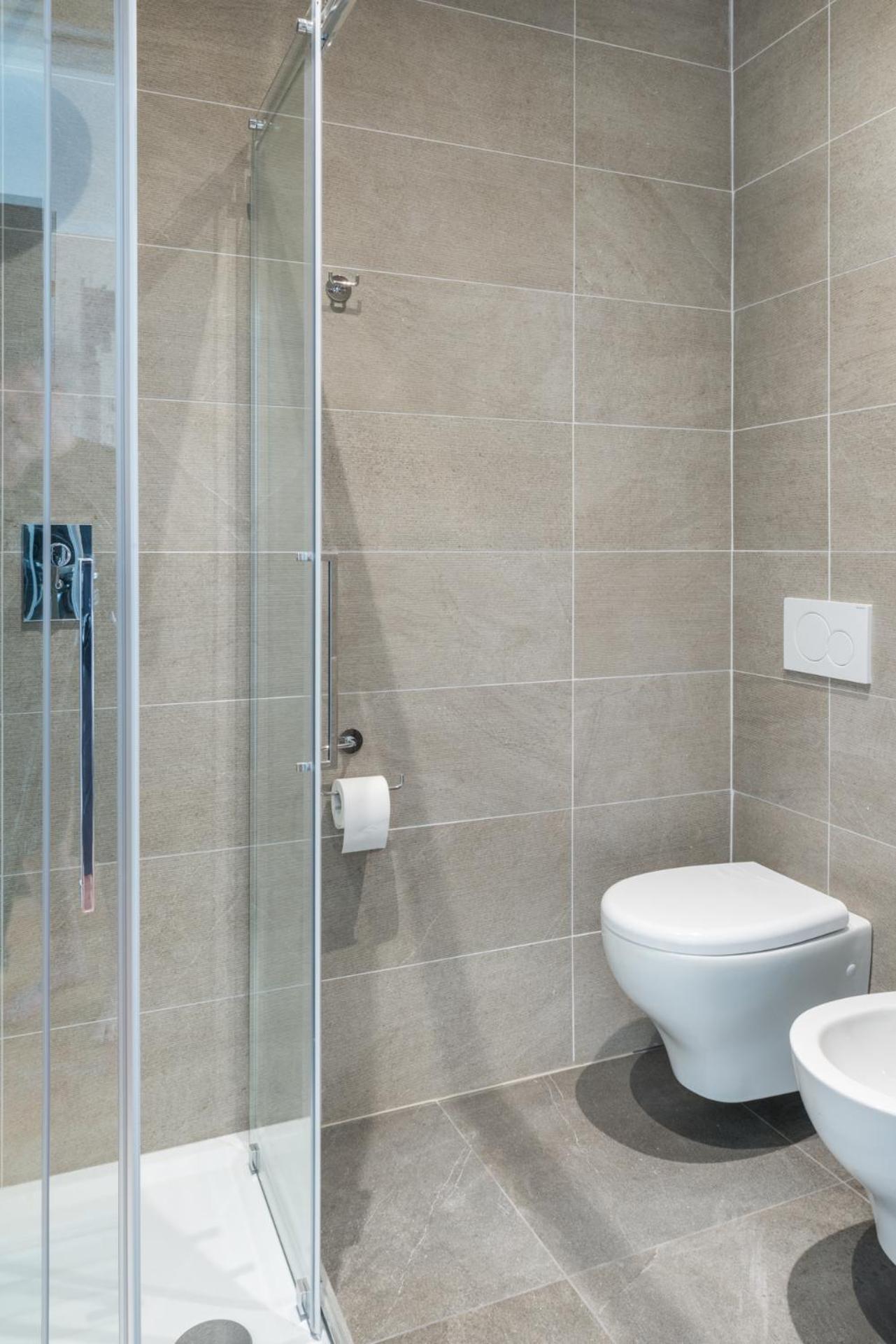 Double Room with Private Bathroom - Photo 4