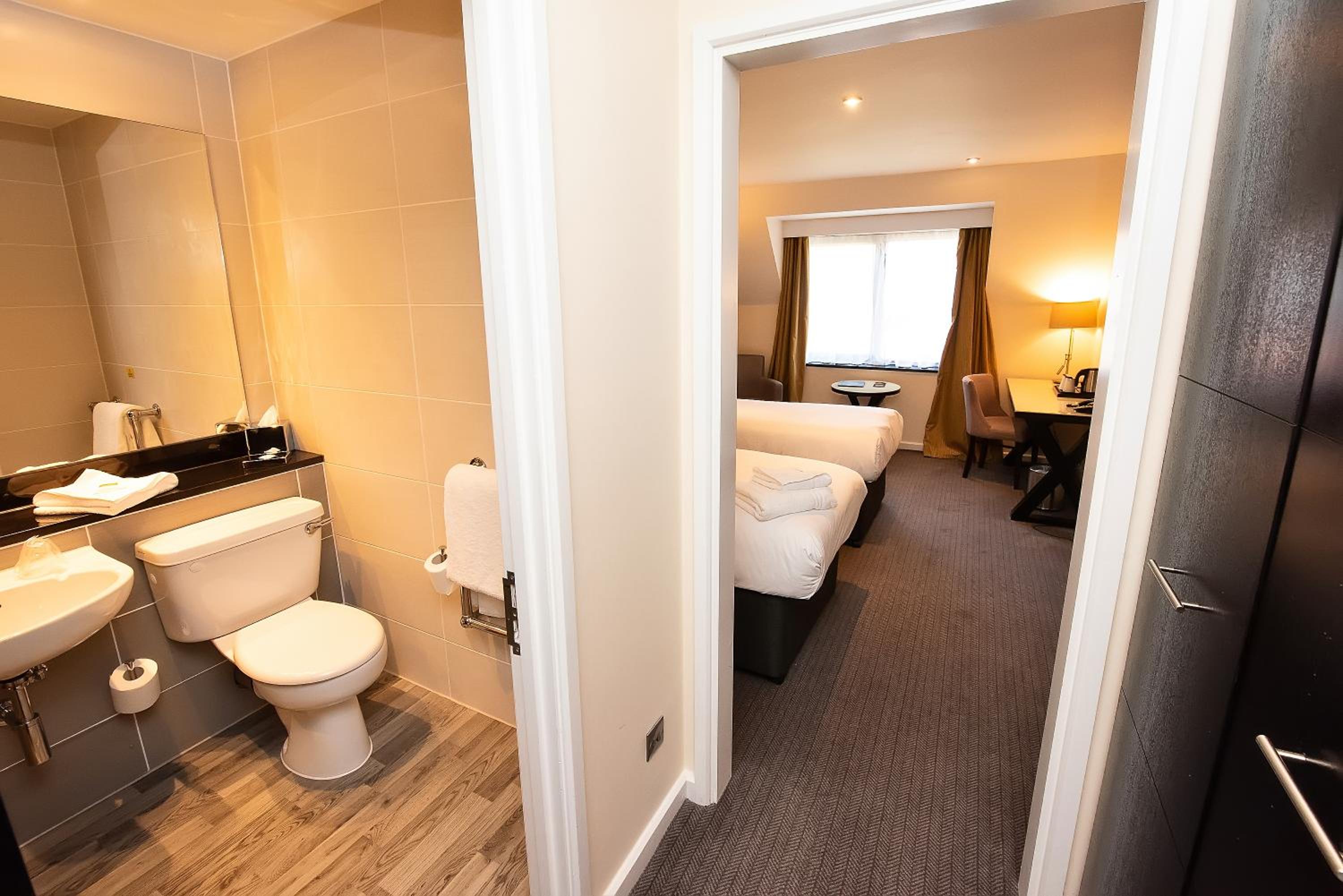 Twin Room - Photo 2