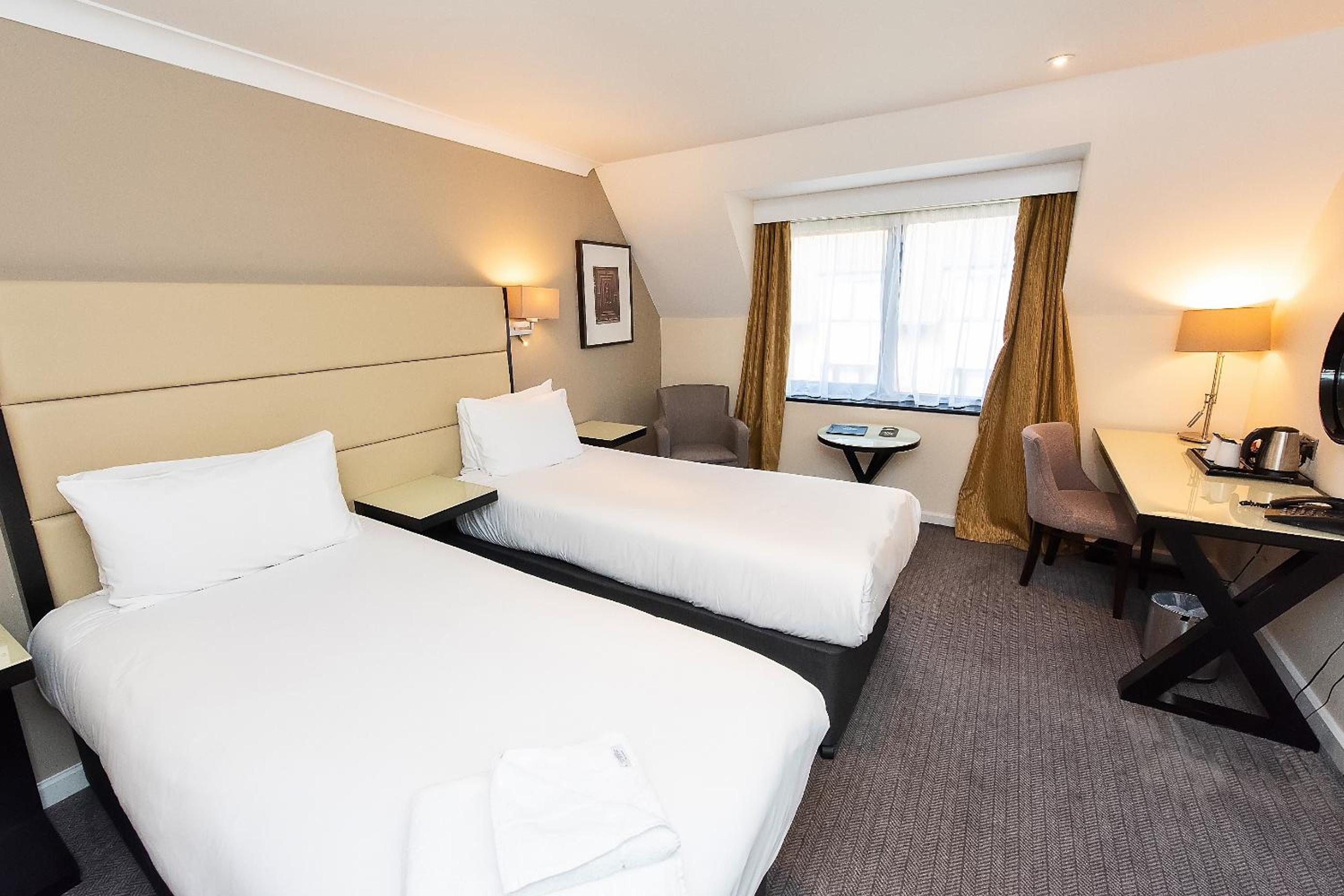 Twin Room - Photo 1