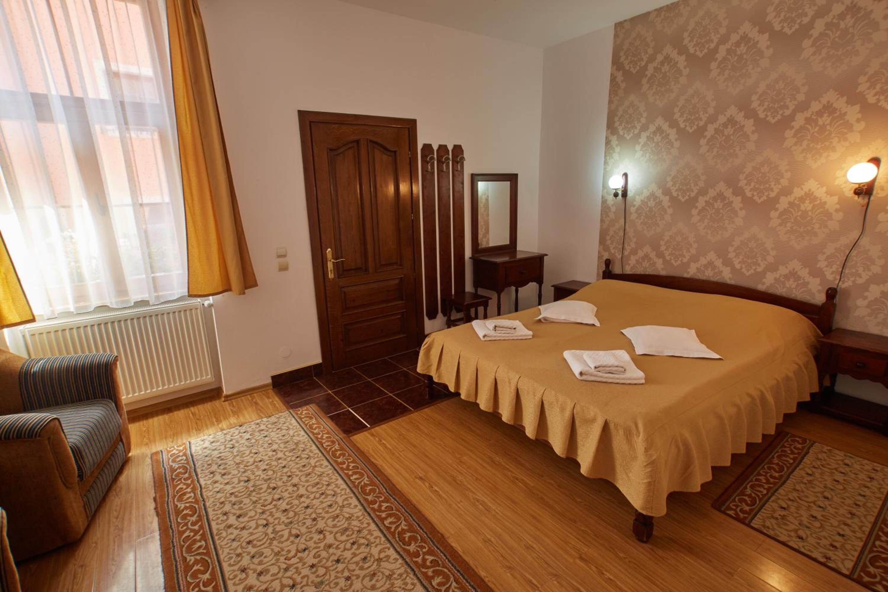 Double or Twin Room - Photo 13