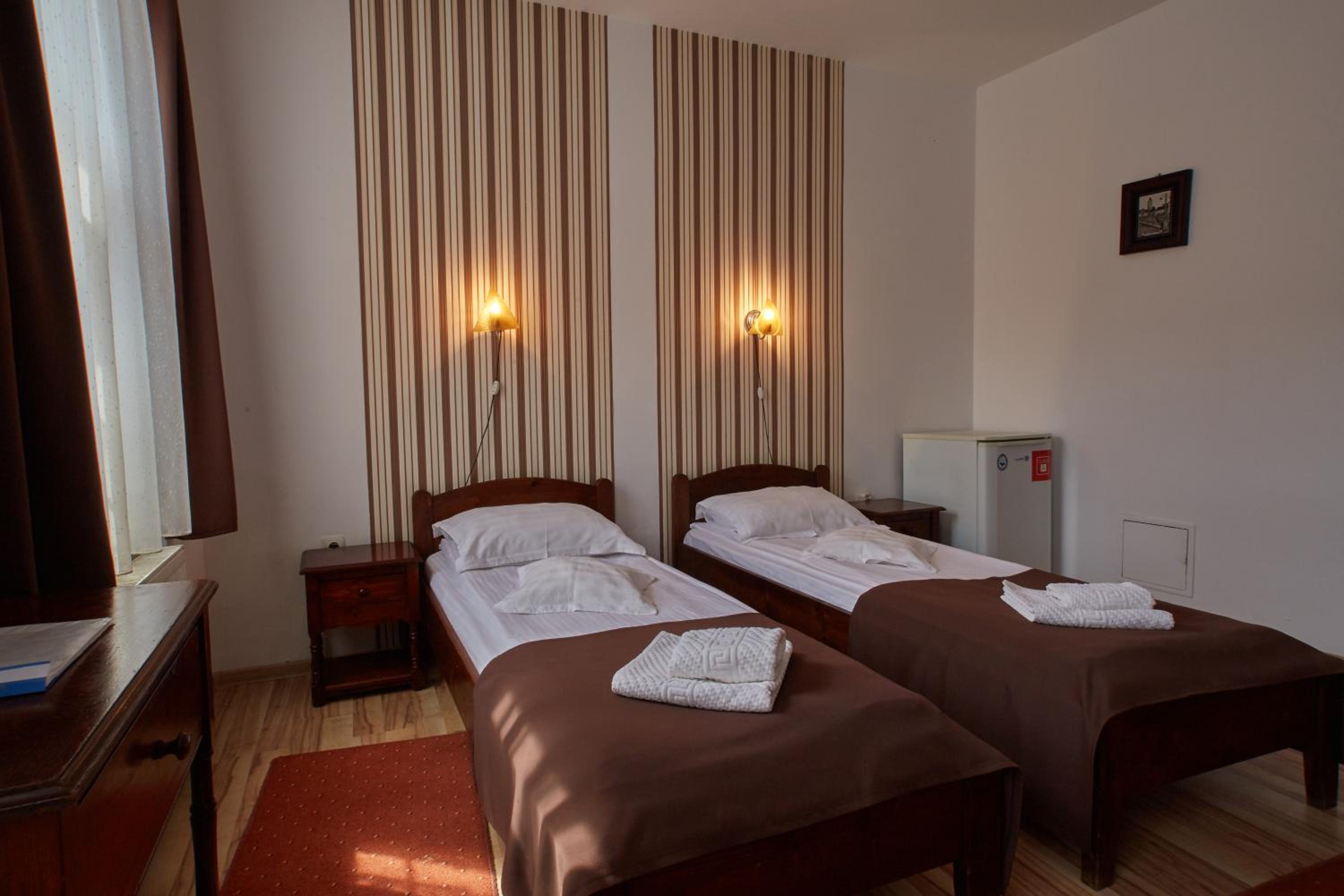 Double or Twin Room - Photo 10
