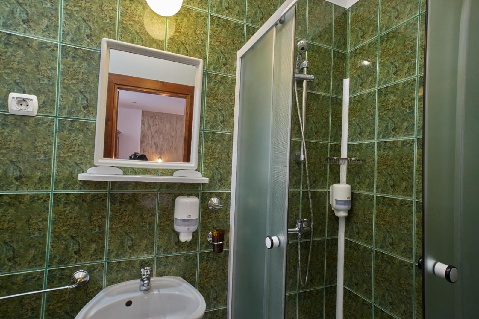 Double or Twin Room - Photo 15