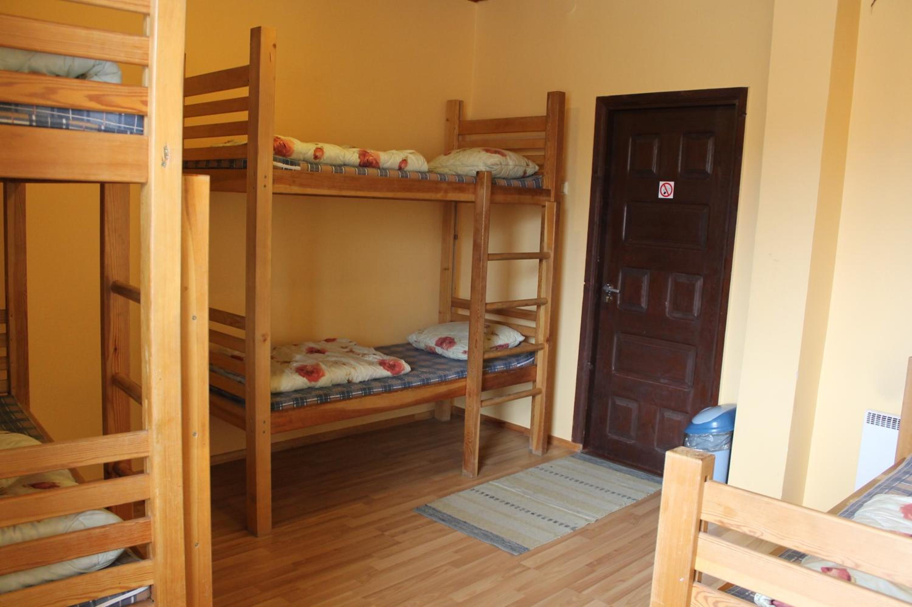 Bed in 4-Bed Male Dormitory Room photo 3