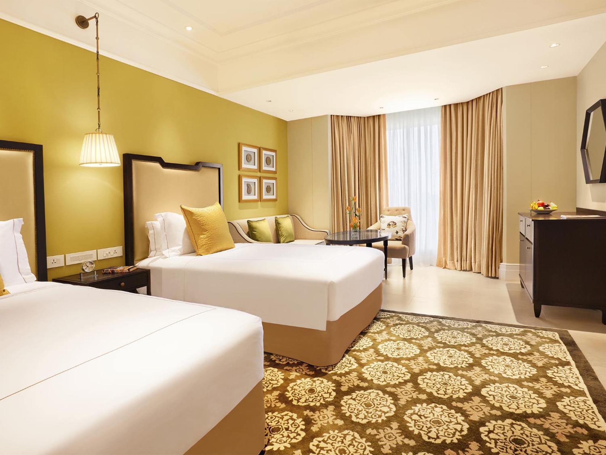 Luxury Room twin Bed - Photo 1