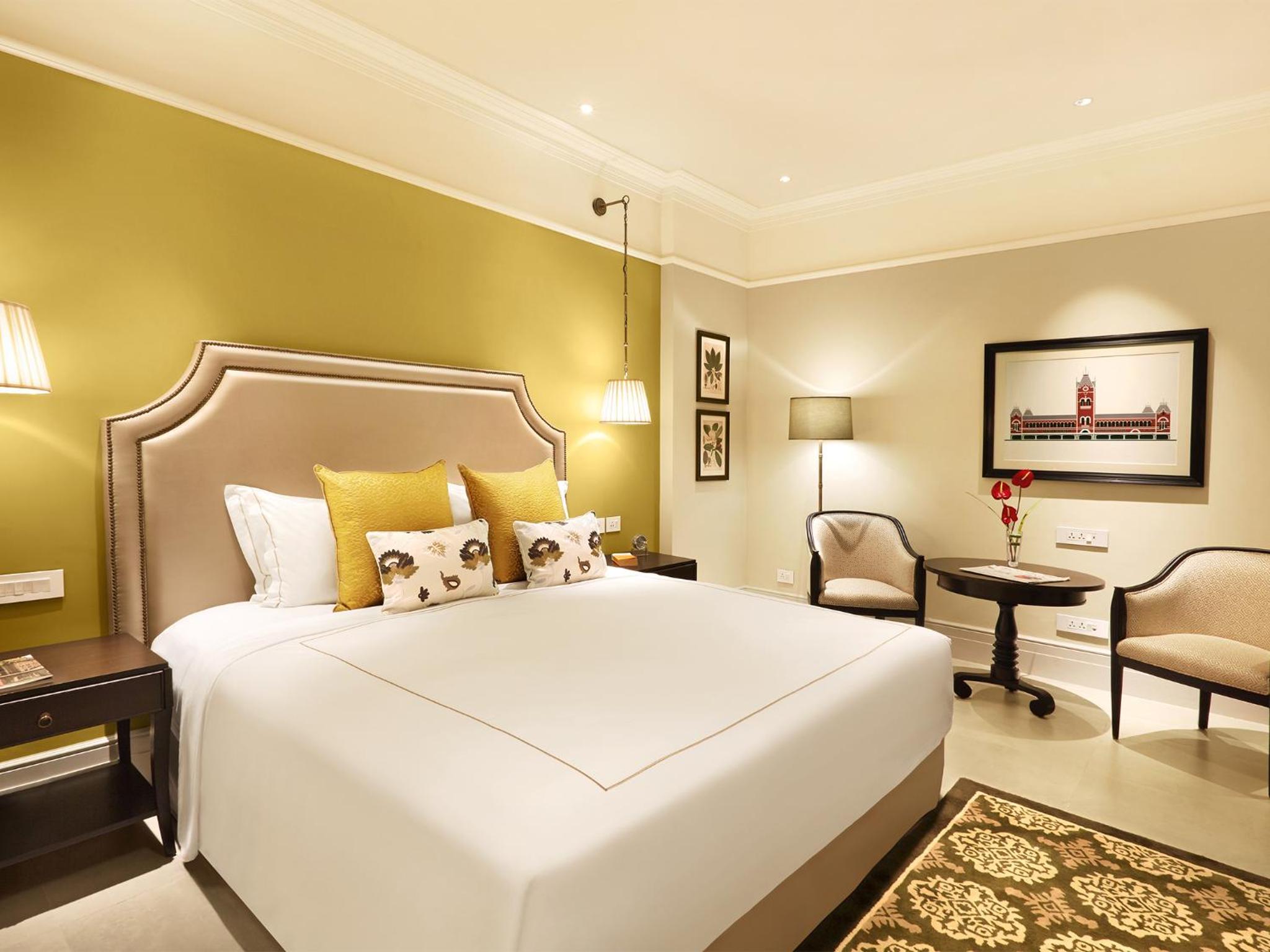 Luxury Room King Bed - Photo 1