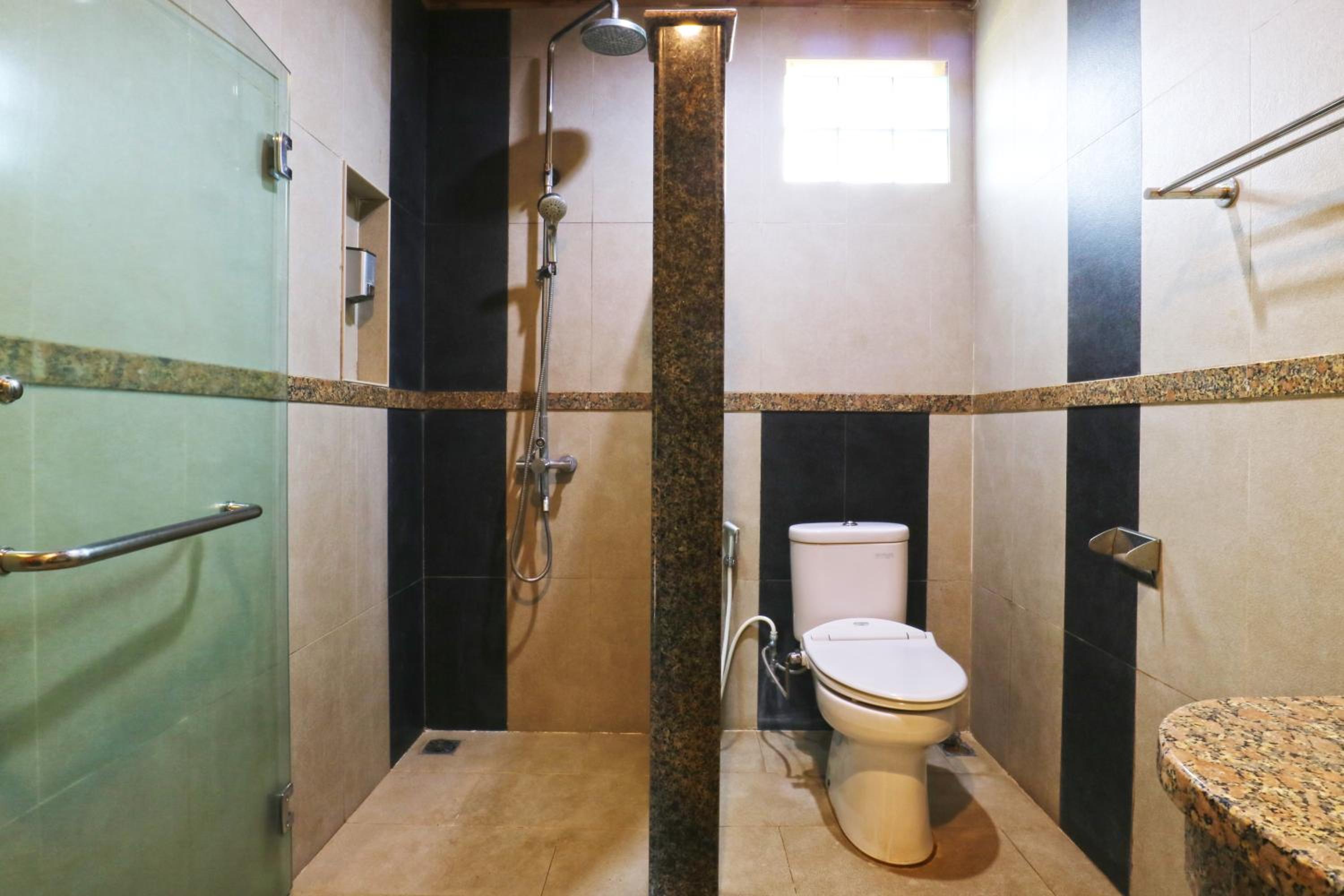 Three-Bedroom Villa - Photo 2