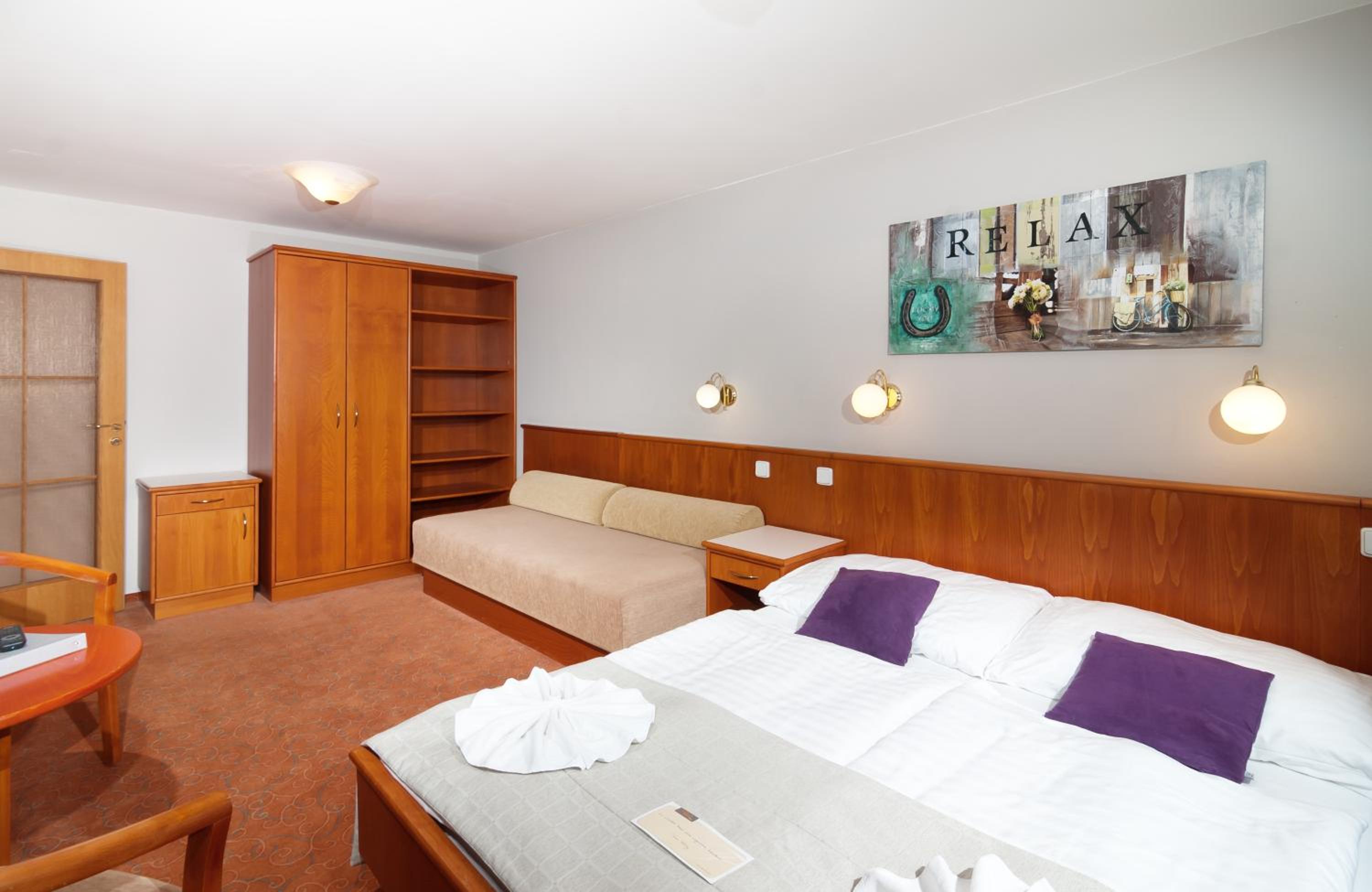 Economy Quadruple Room photo 2