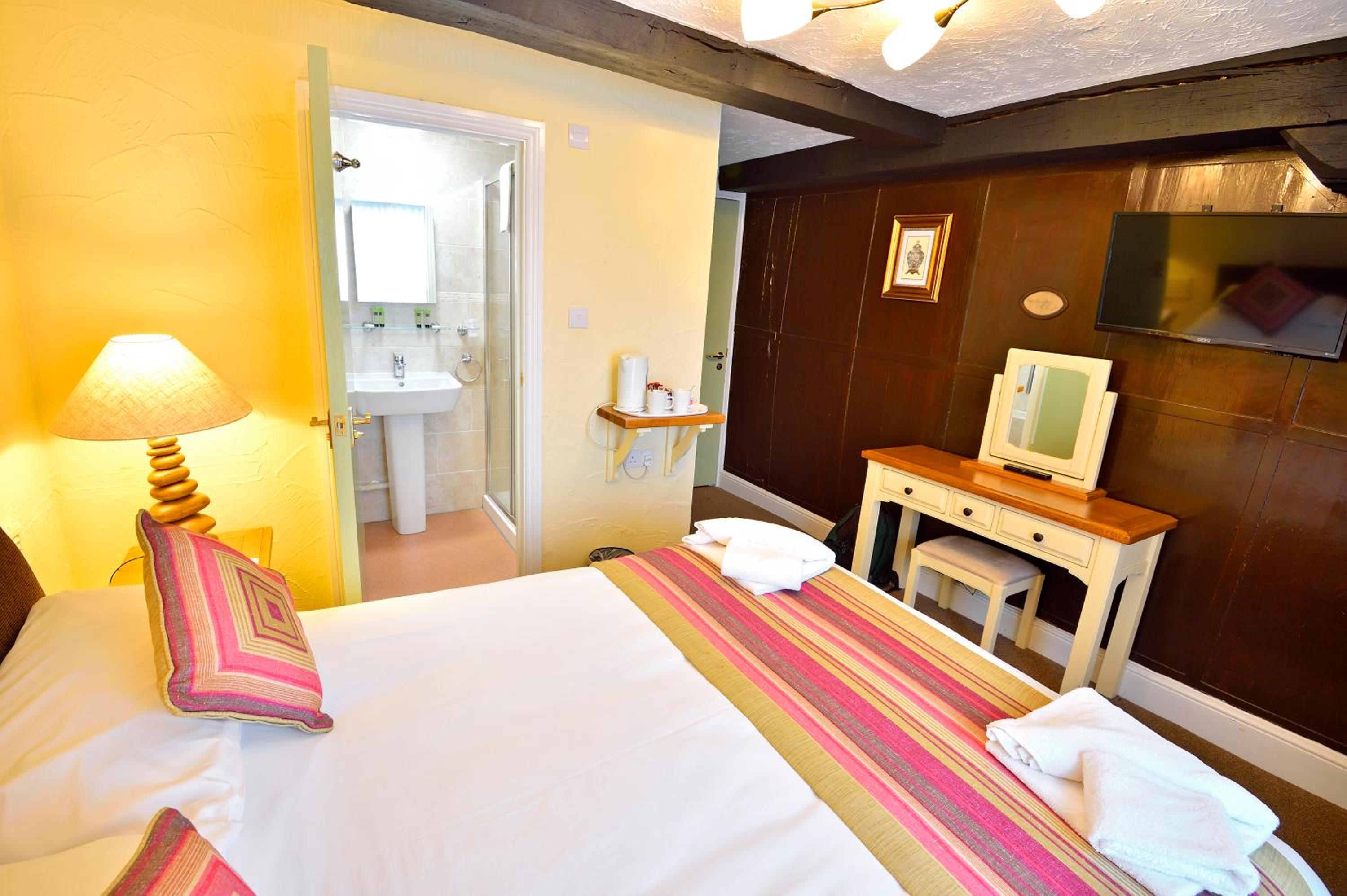 Standard Double Room - Photo 14