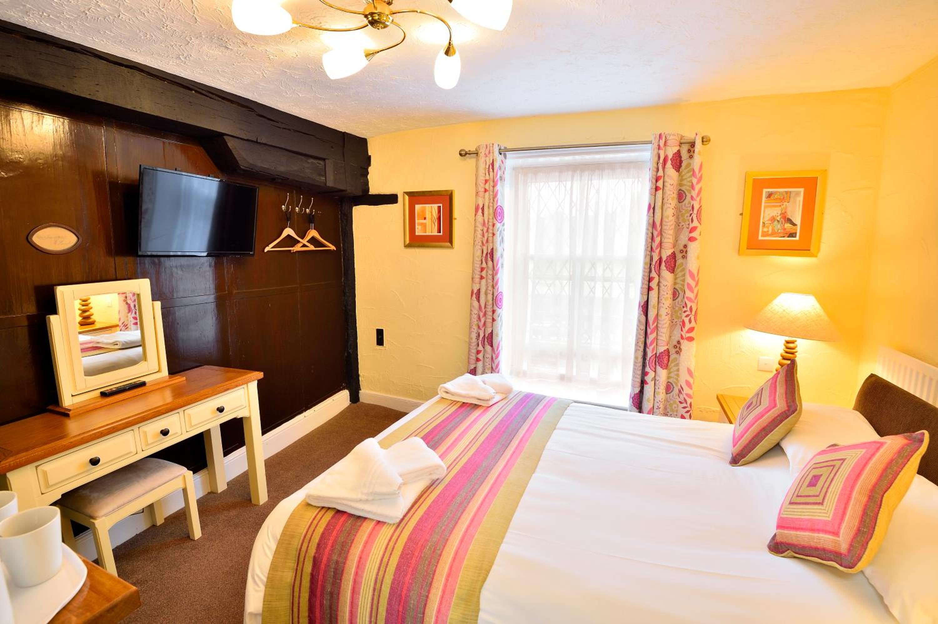 Standard Double Room - Photo 15
