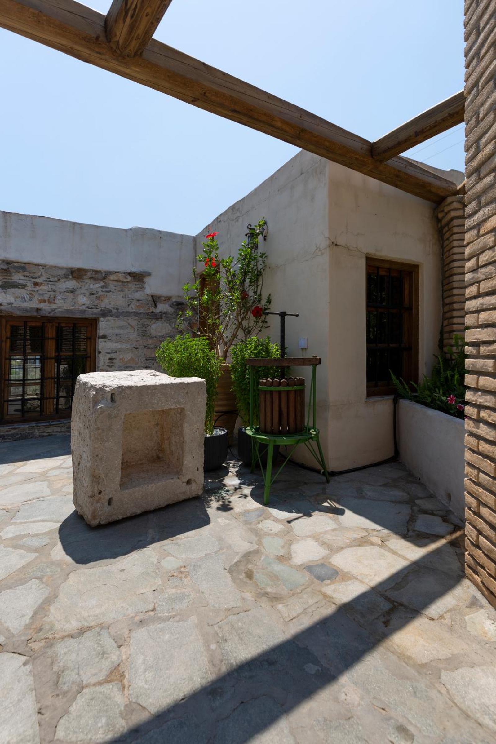 Villa with Sea View - Photo 14