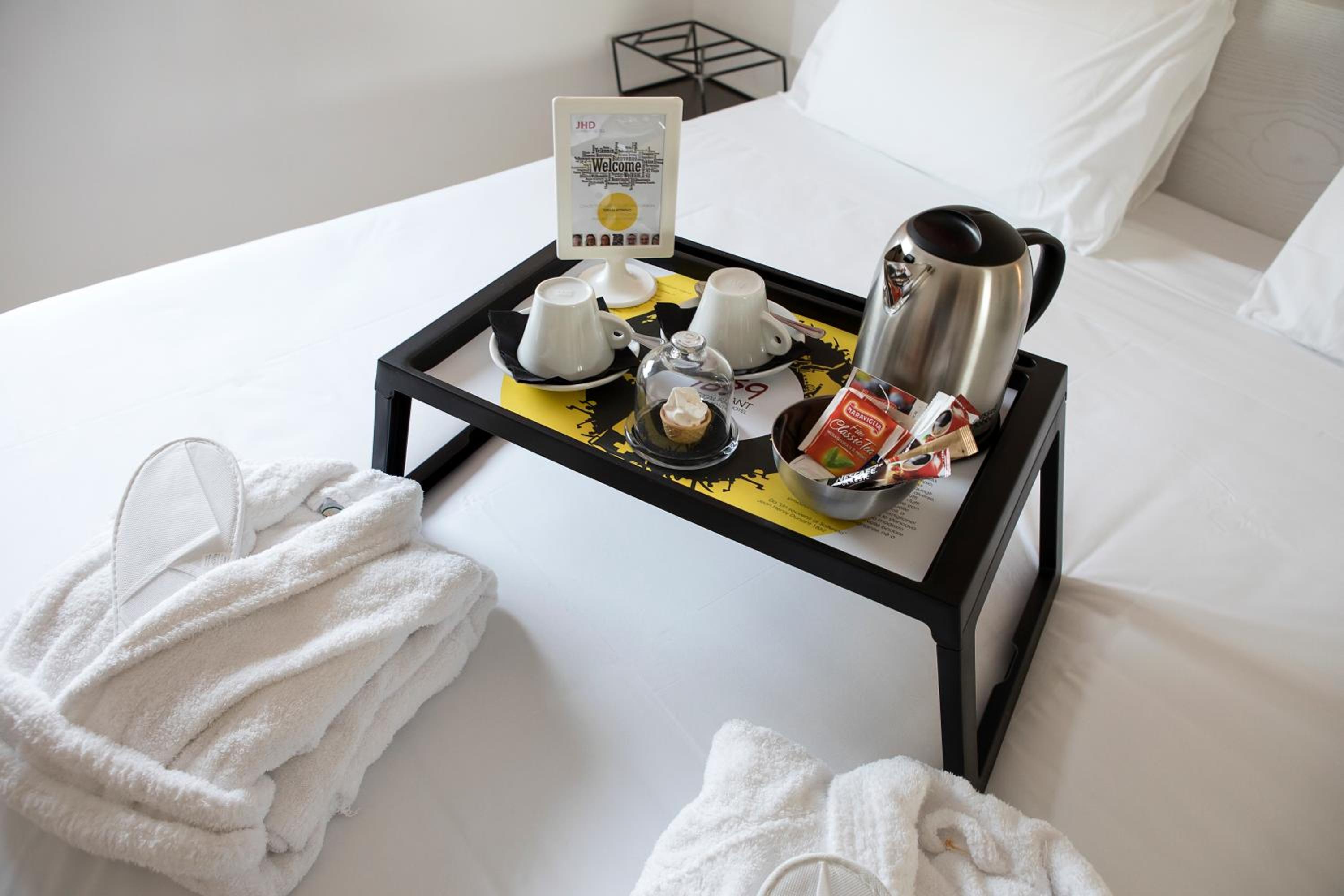 Superior King Room - Photo 12