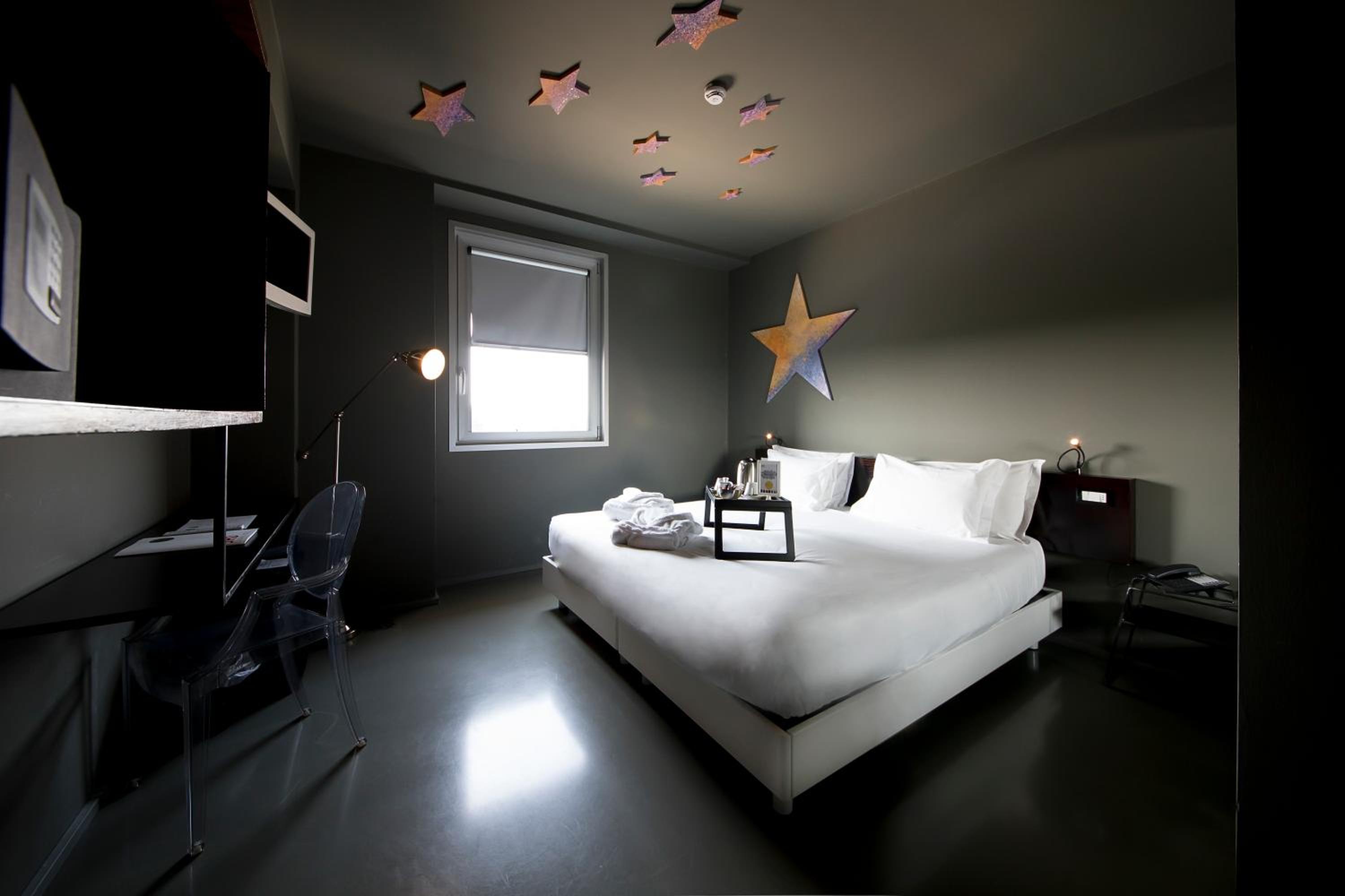 Superior King Room - Photo 2