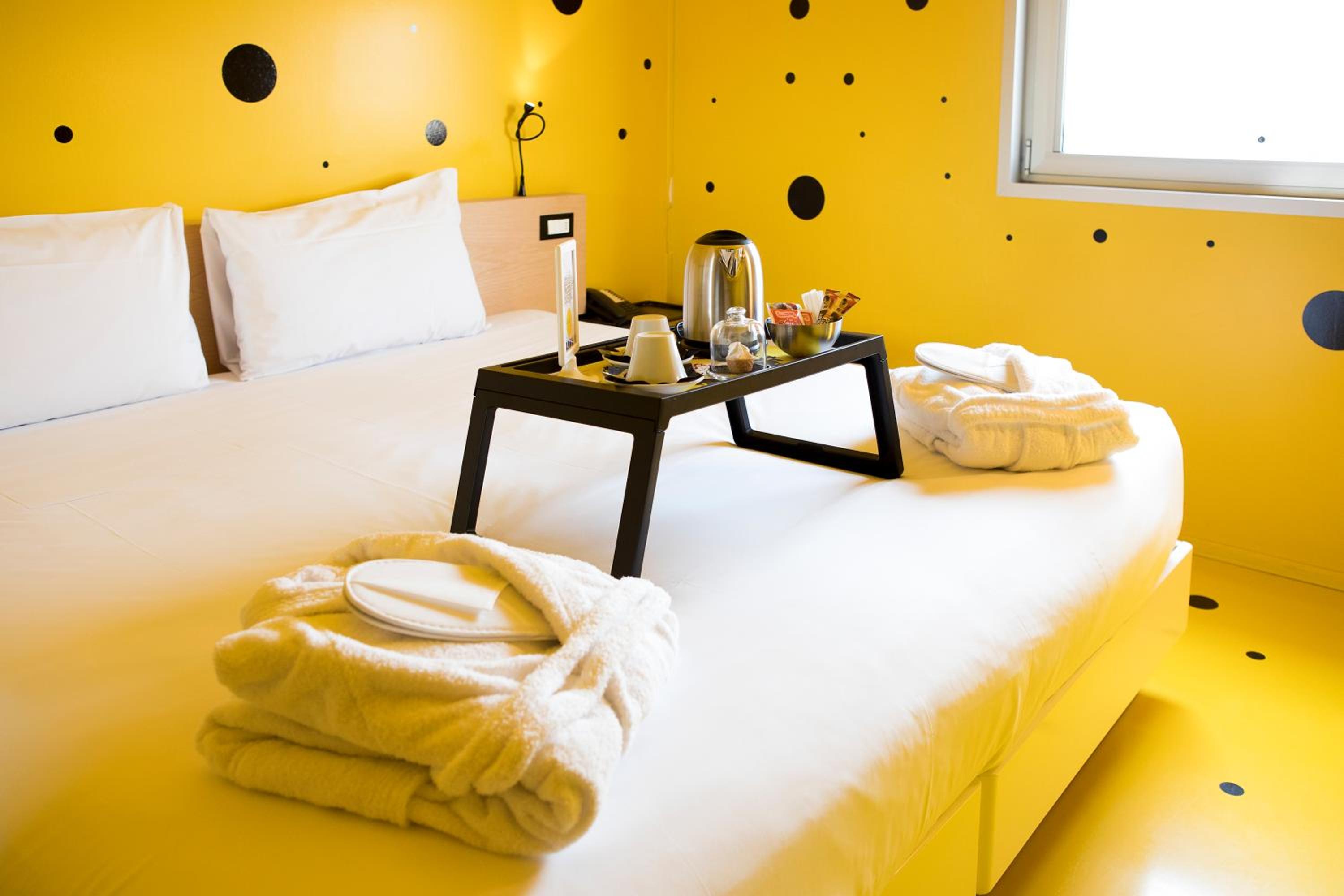 Superior King Room - Photo 10
