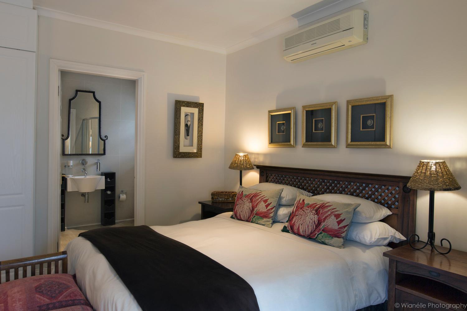 Queen Room photo 1