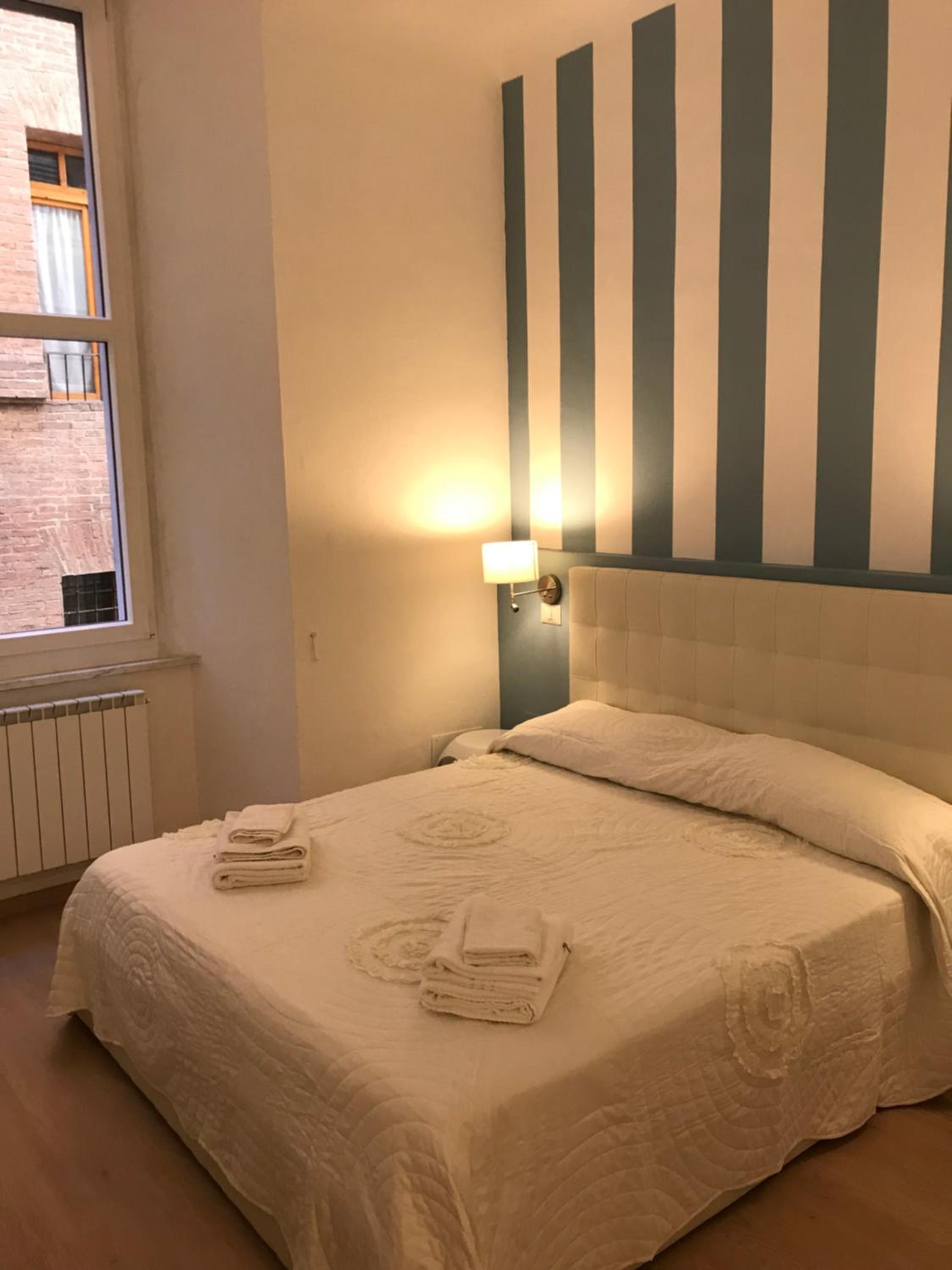 Deluxe Room - Photo 4