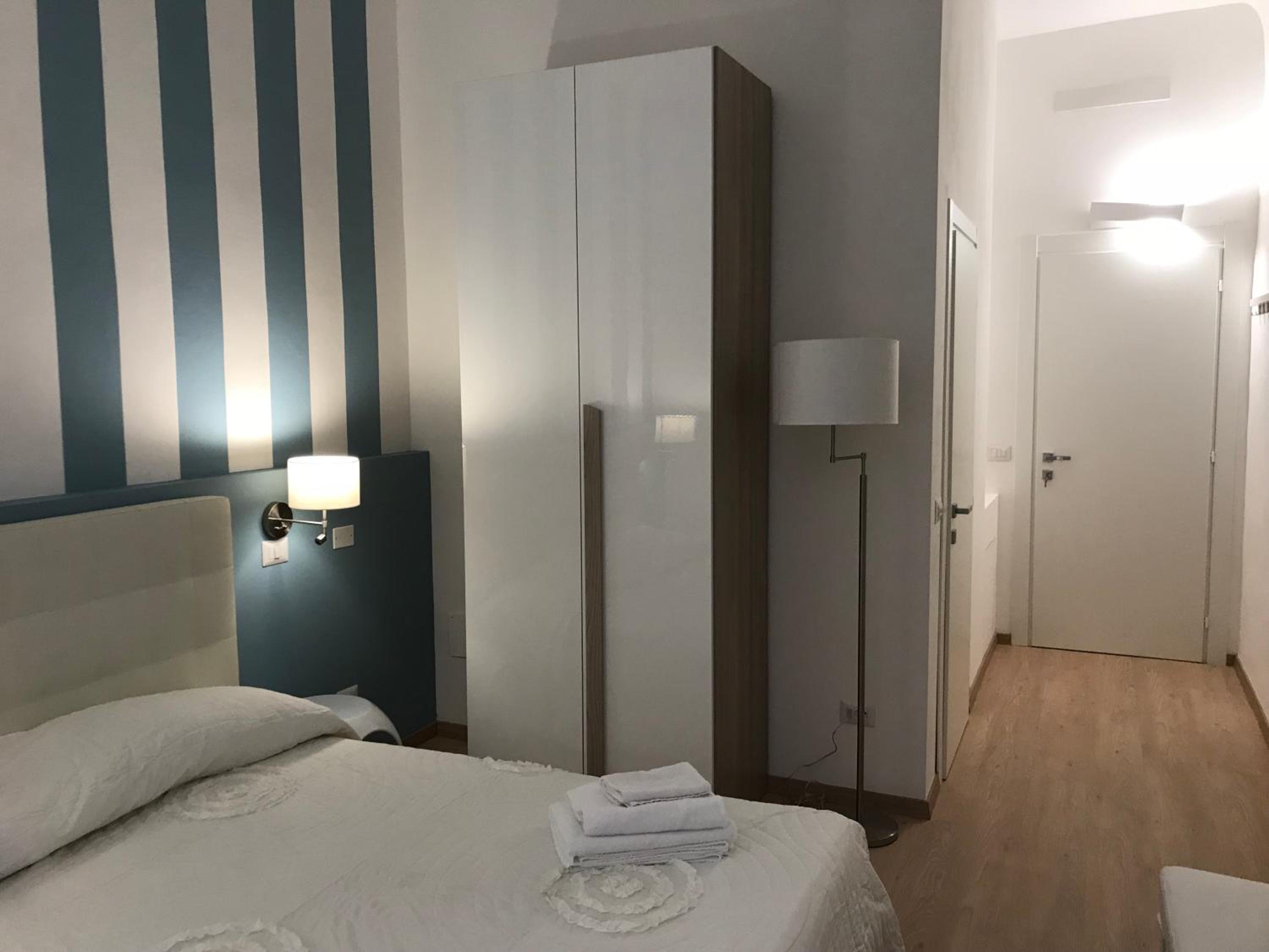 Deluxe Room - Photo 2