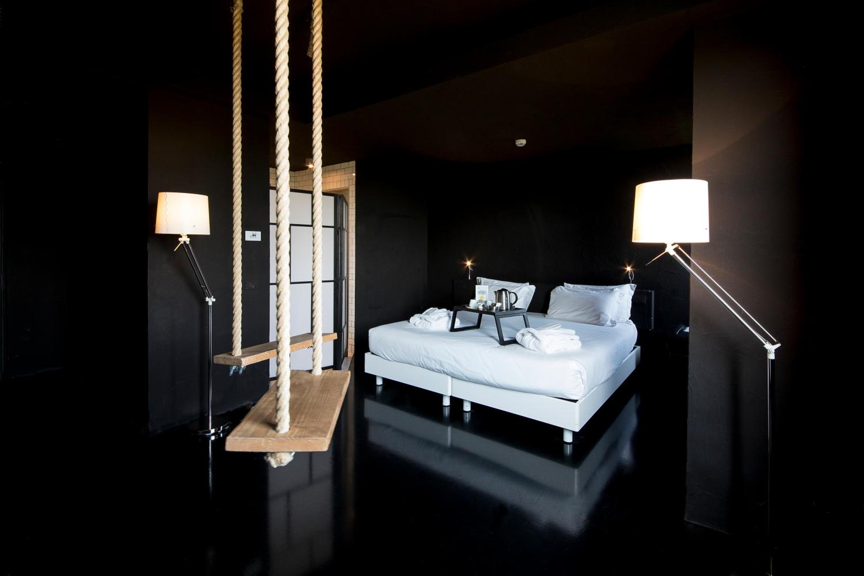 Junior King Suite - Photo 10