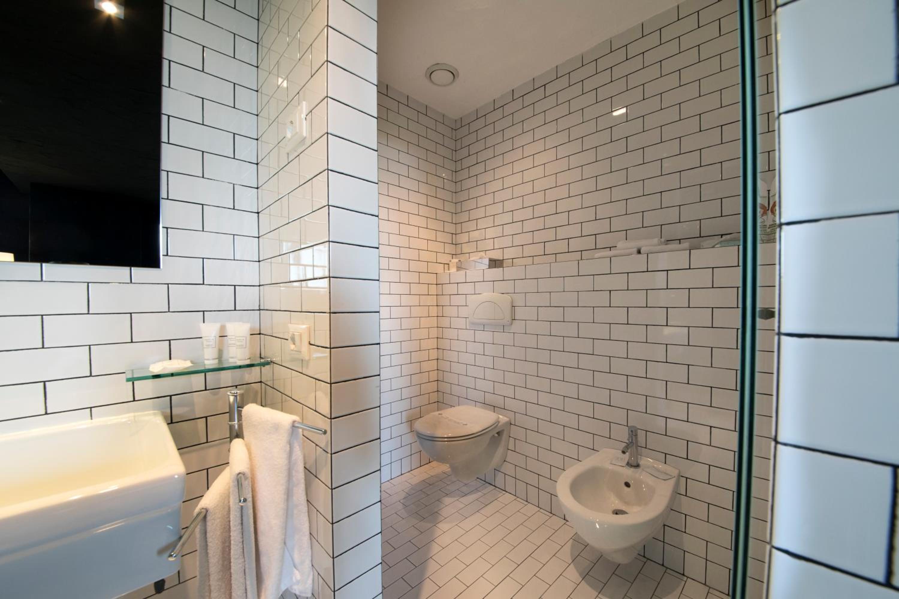 Junior King Suite - Photo 3
