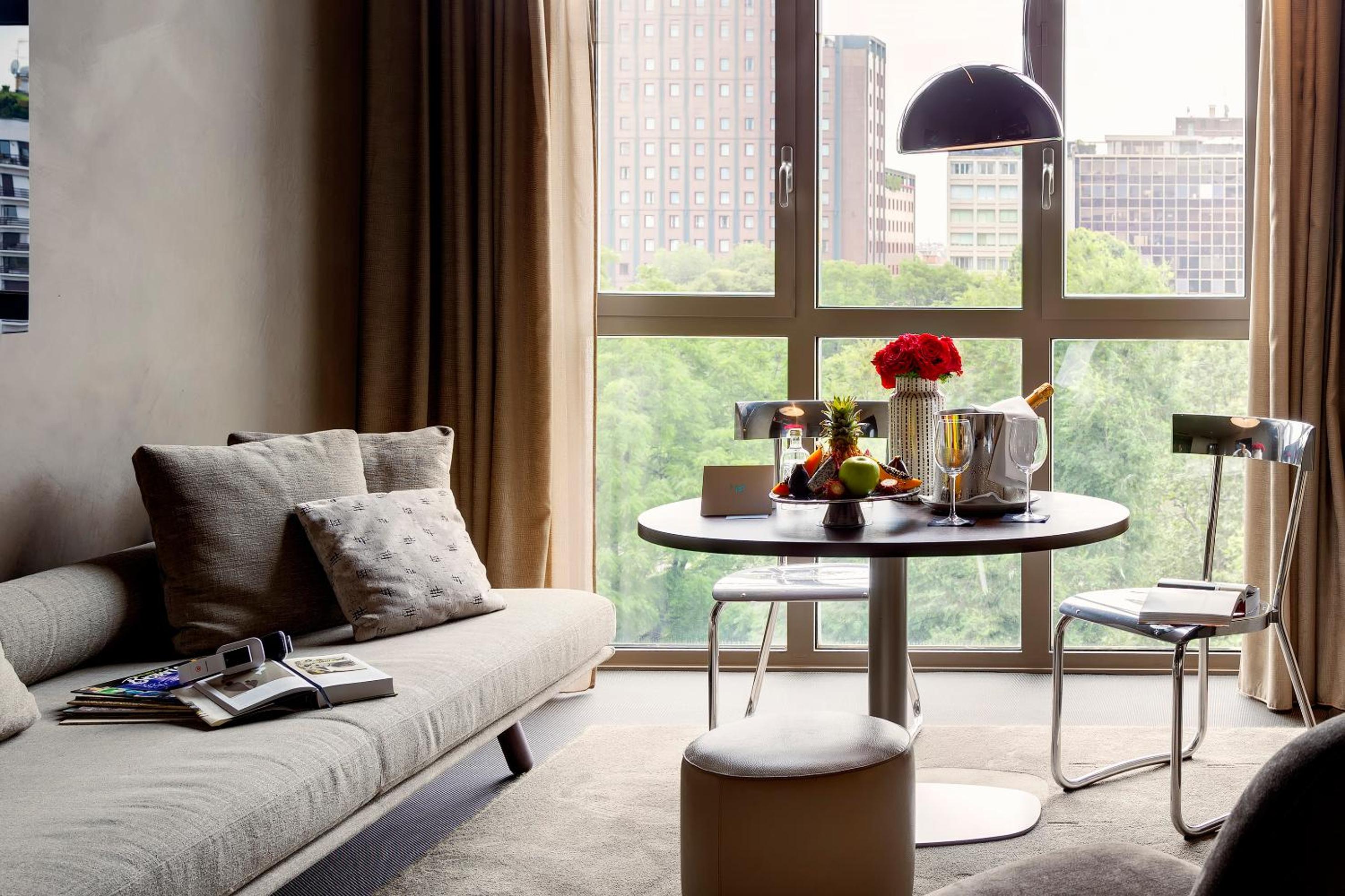 Extra ME+ Junior Suite with City VIew