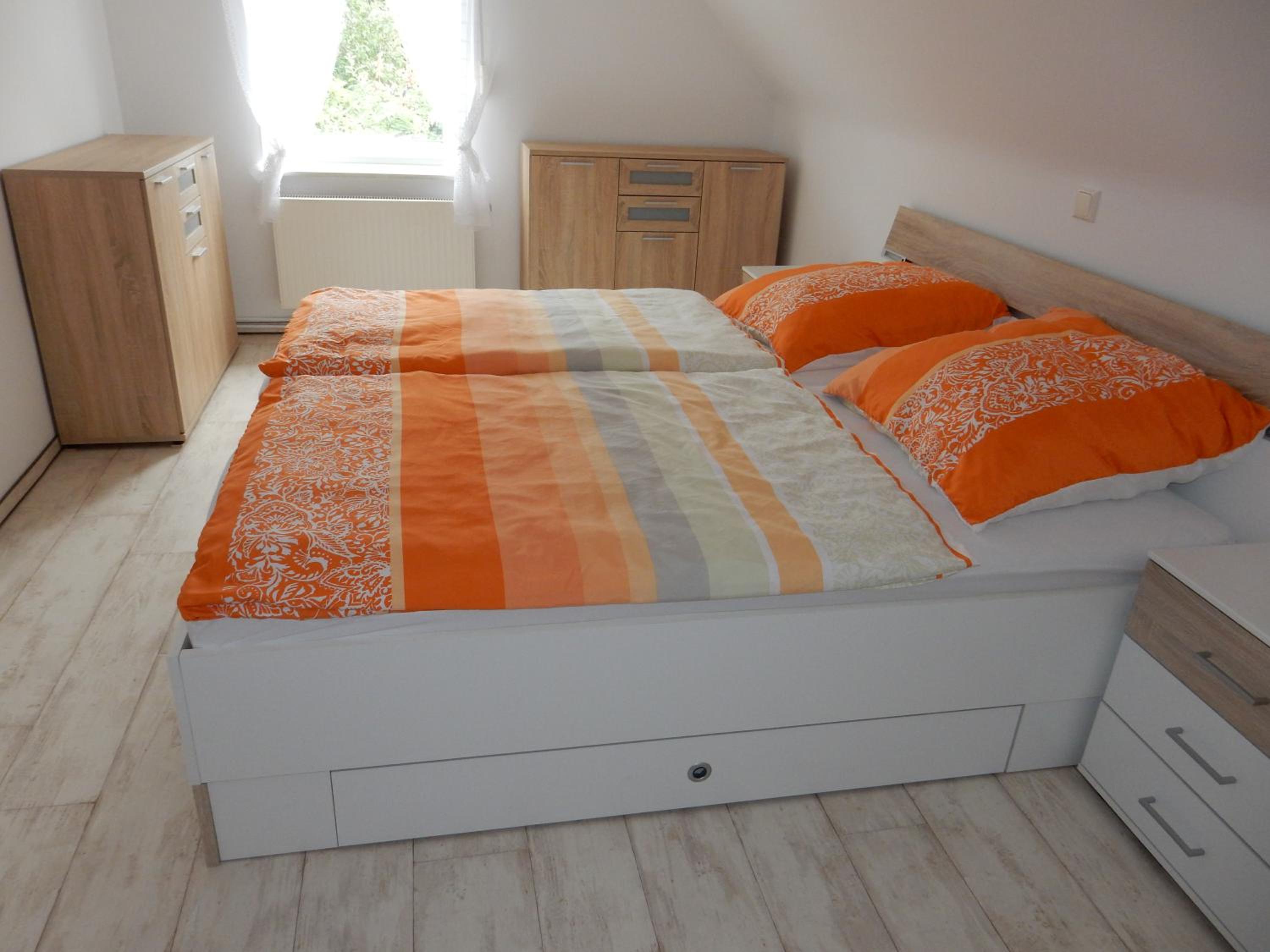 One-Bedroom Apartment - Photo 1