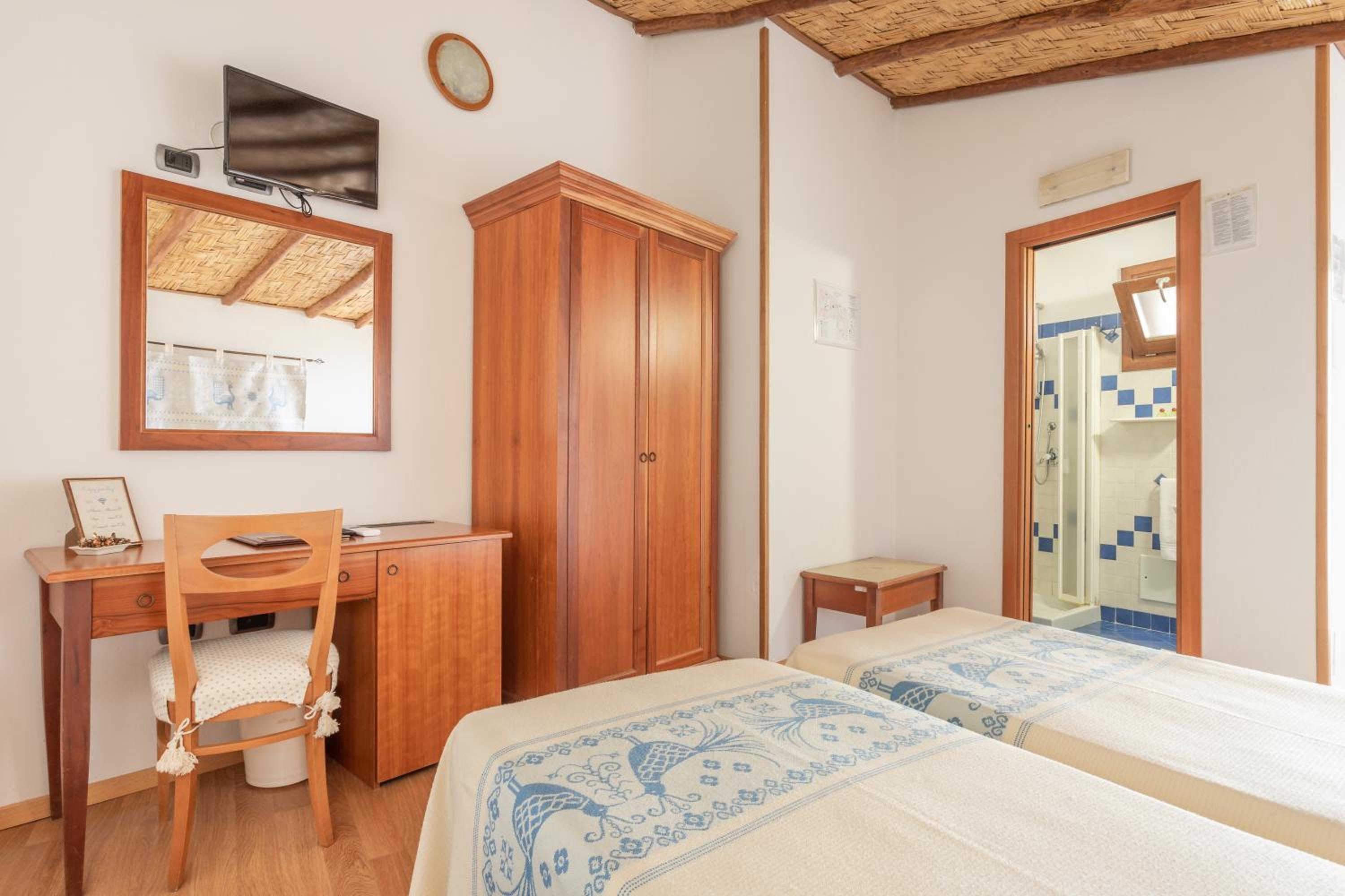 Double or Twin Room photo 1