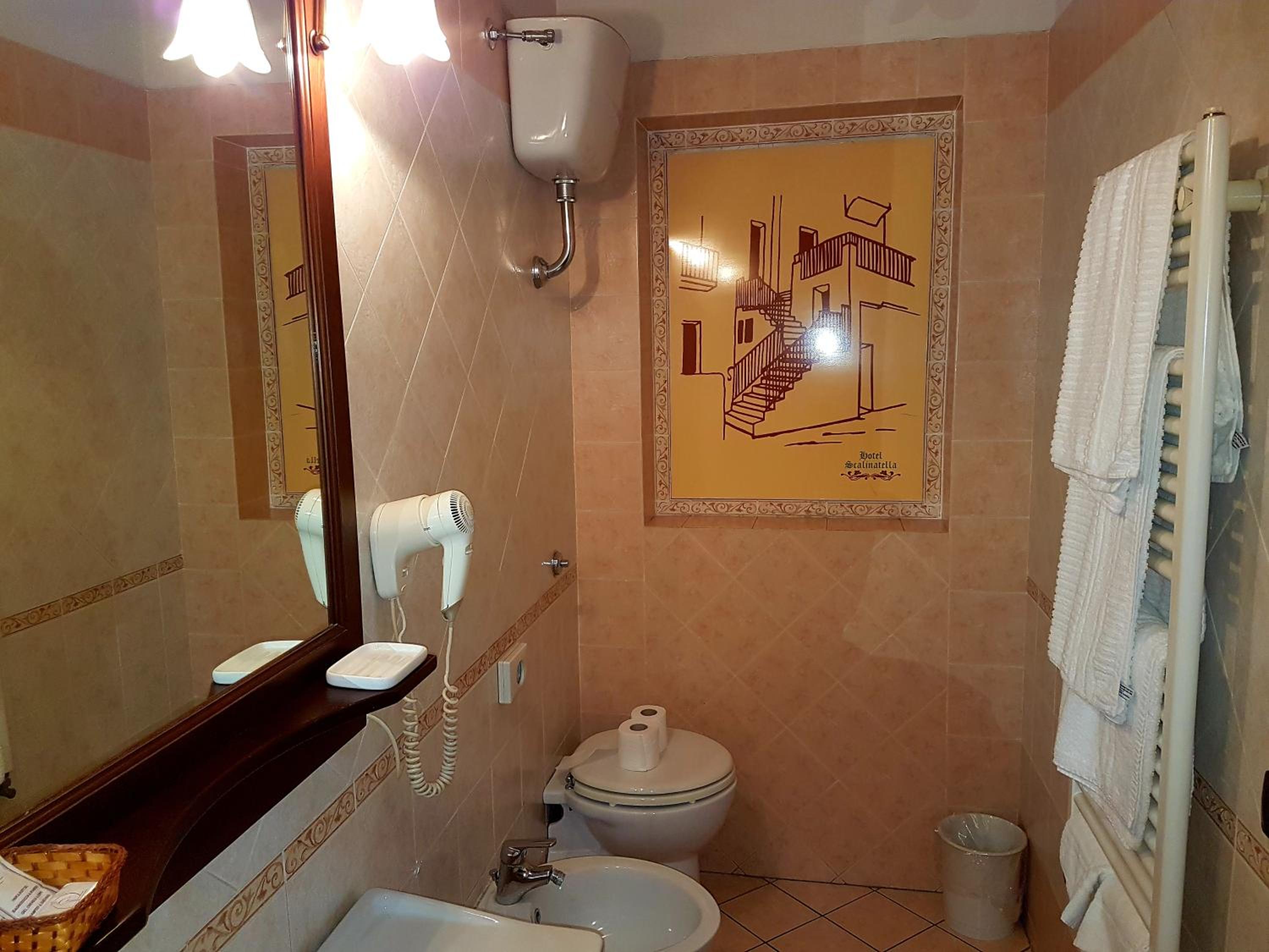Double or Twin Room - Photo 13