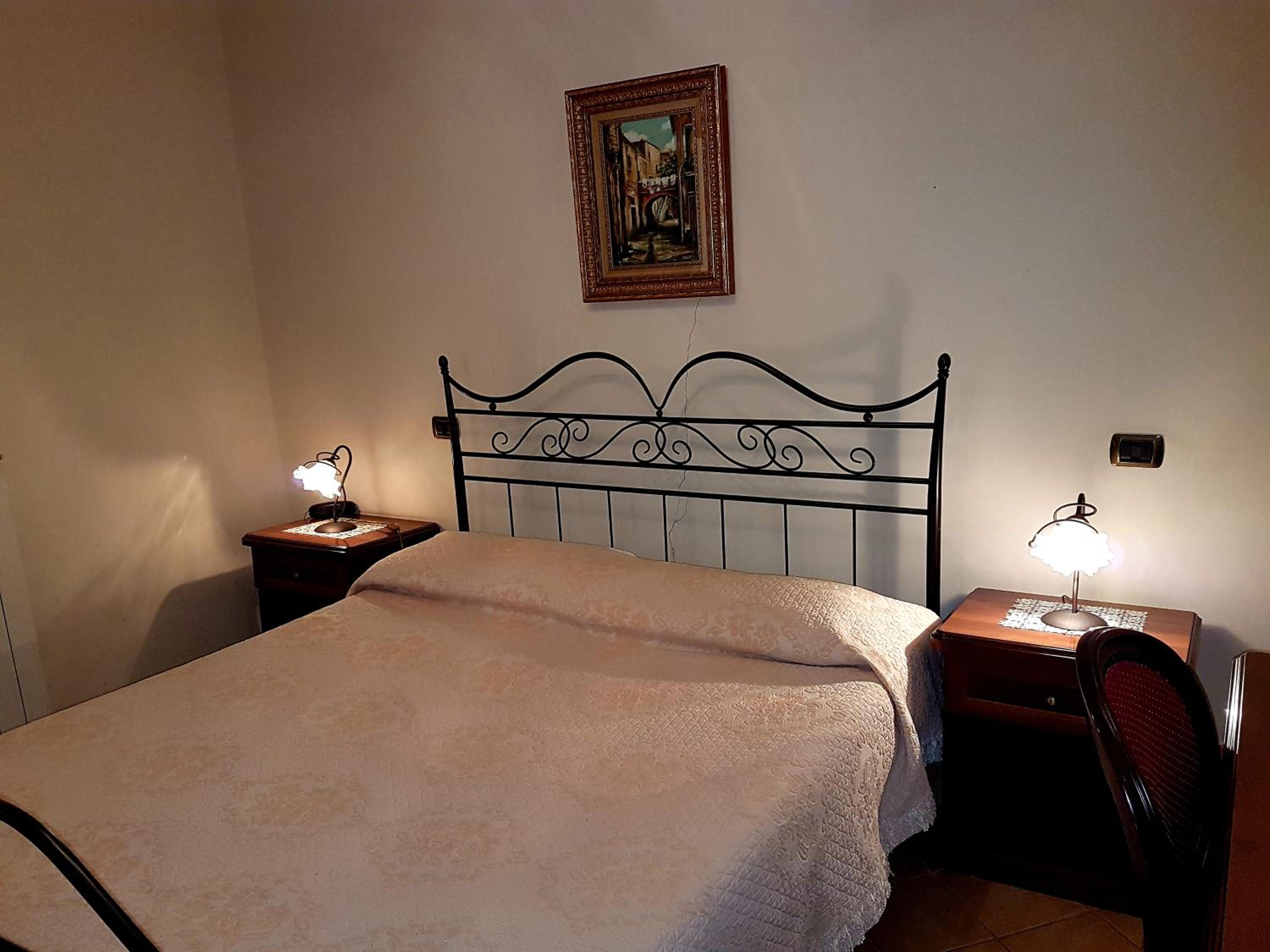 Double or Twin Room - Photo 12