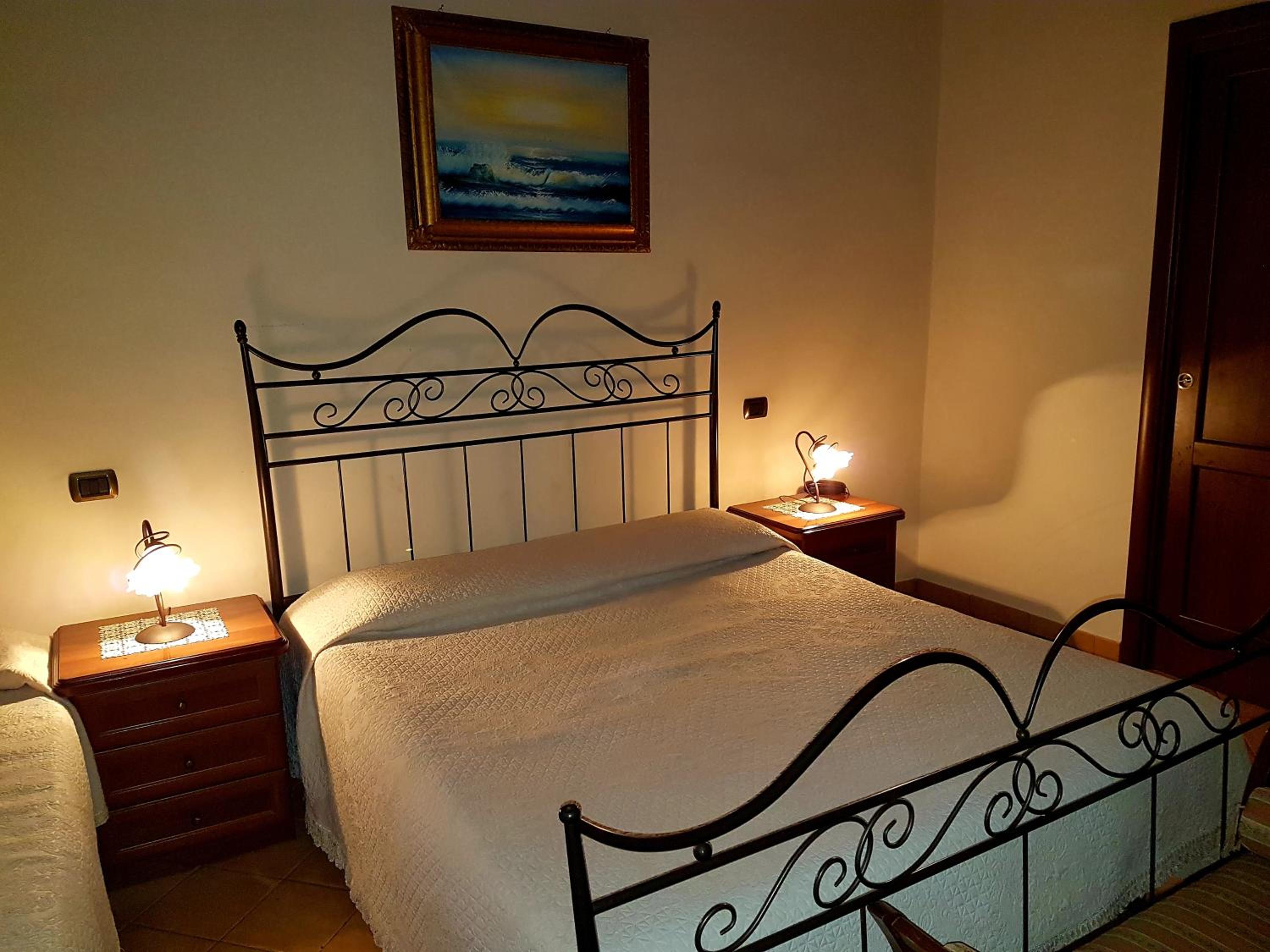 Double or Twin Room - Photo 6