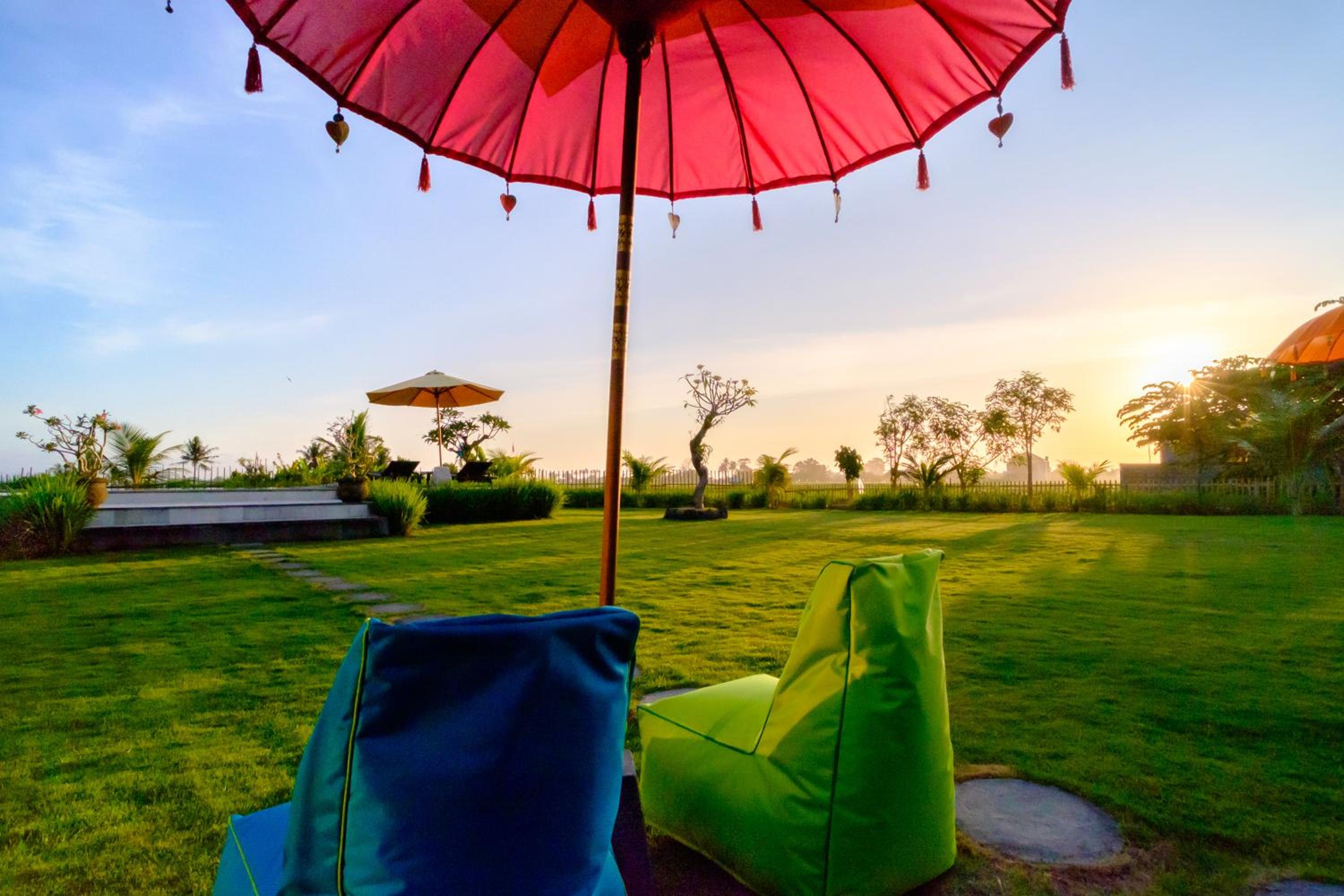 Bungalow with Garden View - Photo 22