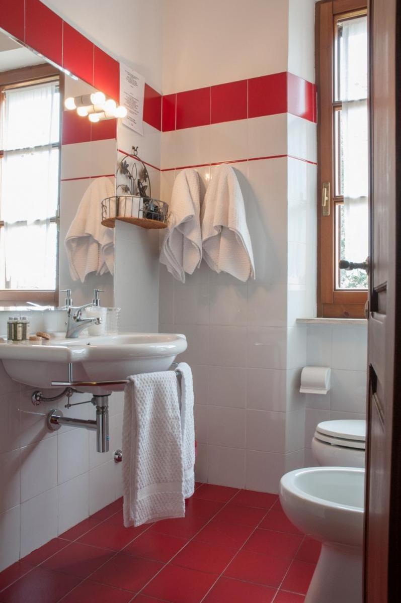 Double or Twin Room - Photo 9