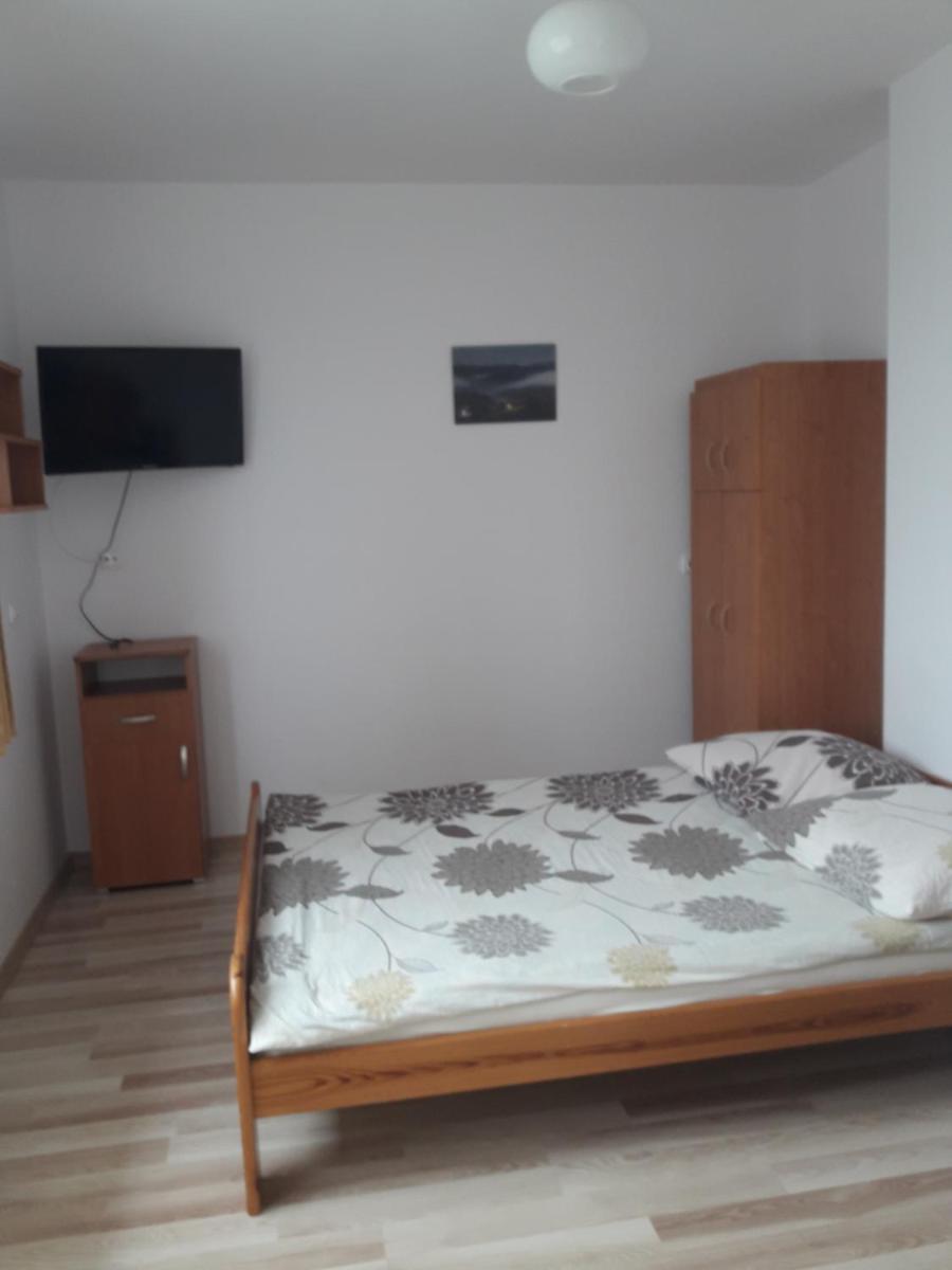 Double Room with Shared Bathroom photo 1