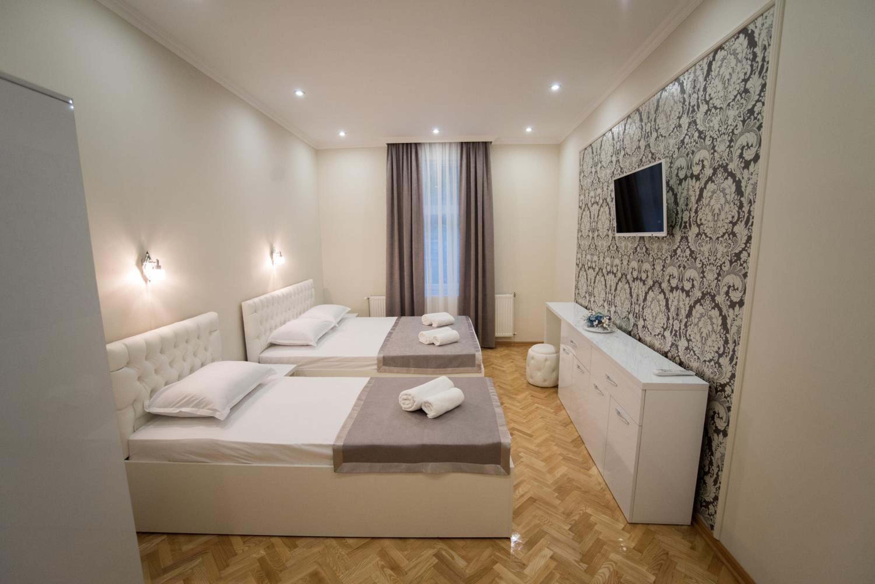 Deluxe Triple Room photo 2