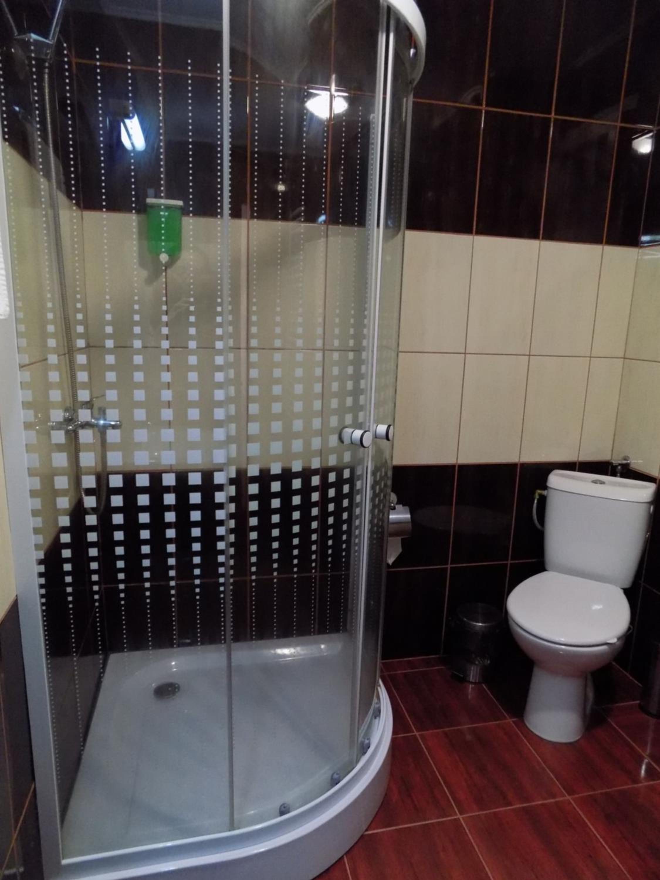 Double Room with Private Bathroom - Photo 7