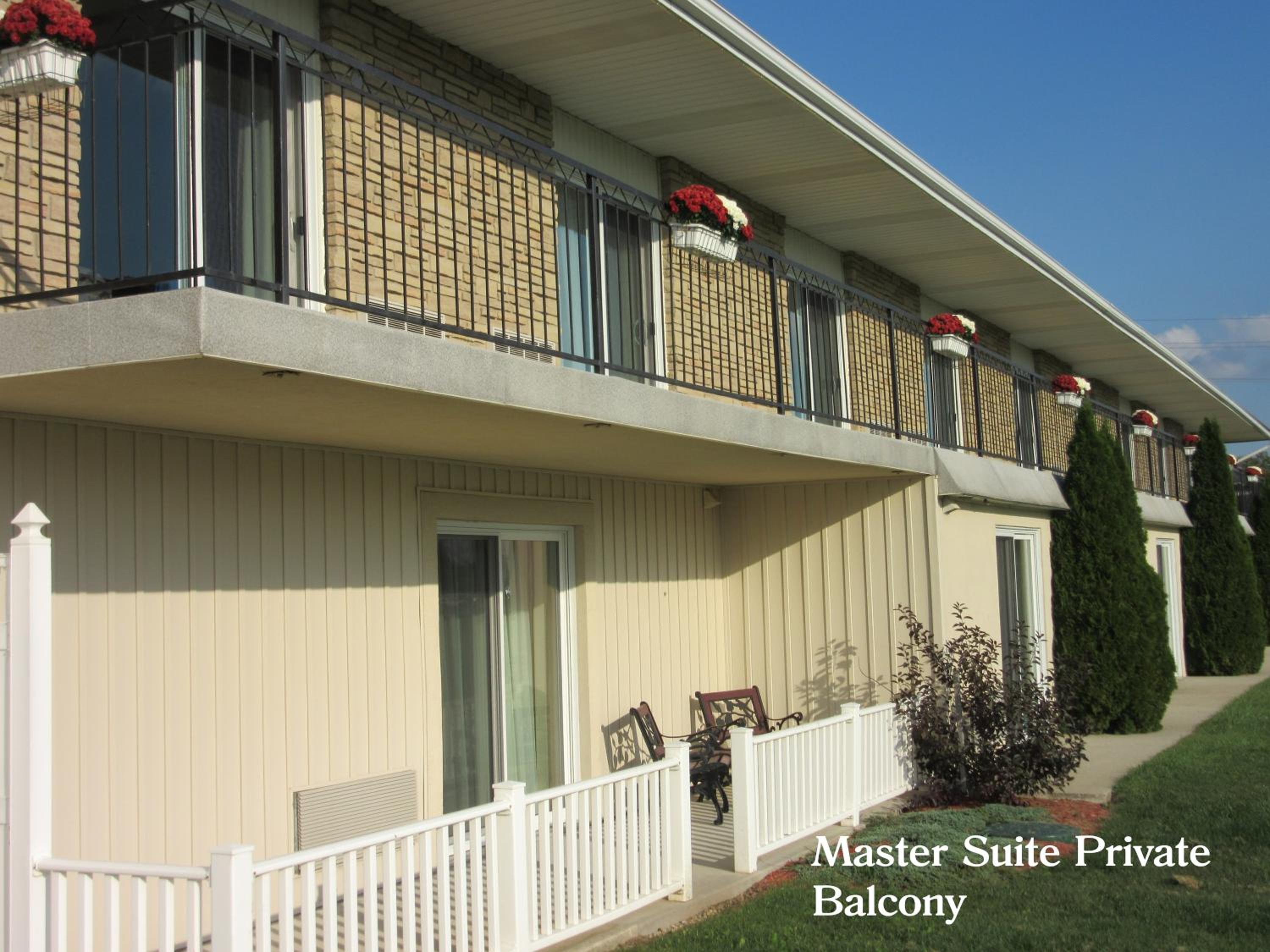 Superior Suite - Photo 7