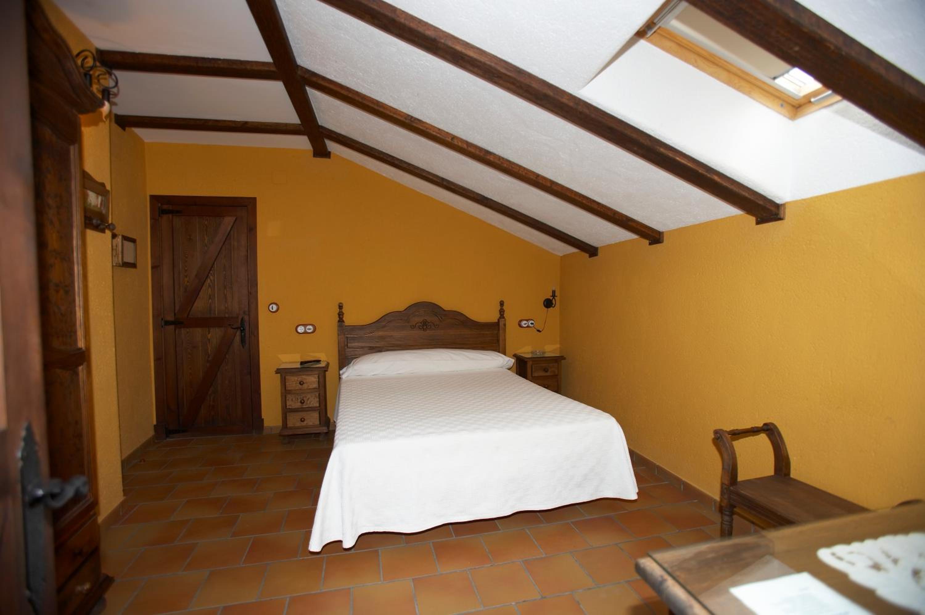 Double Room - Photo 3