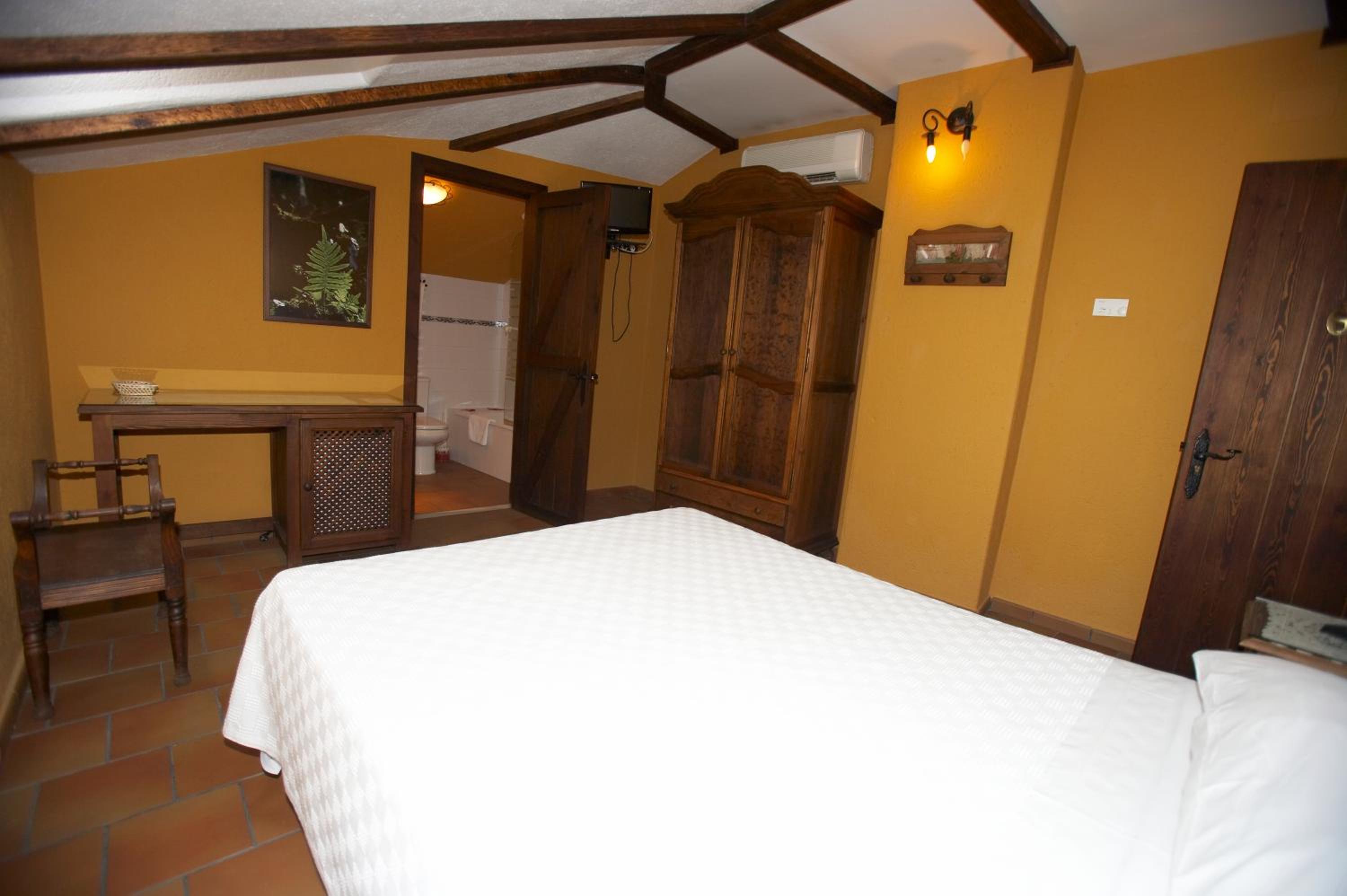Double Room - Photo 4