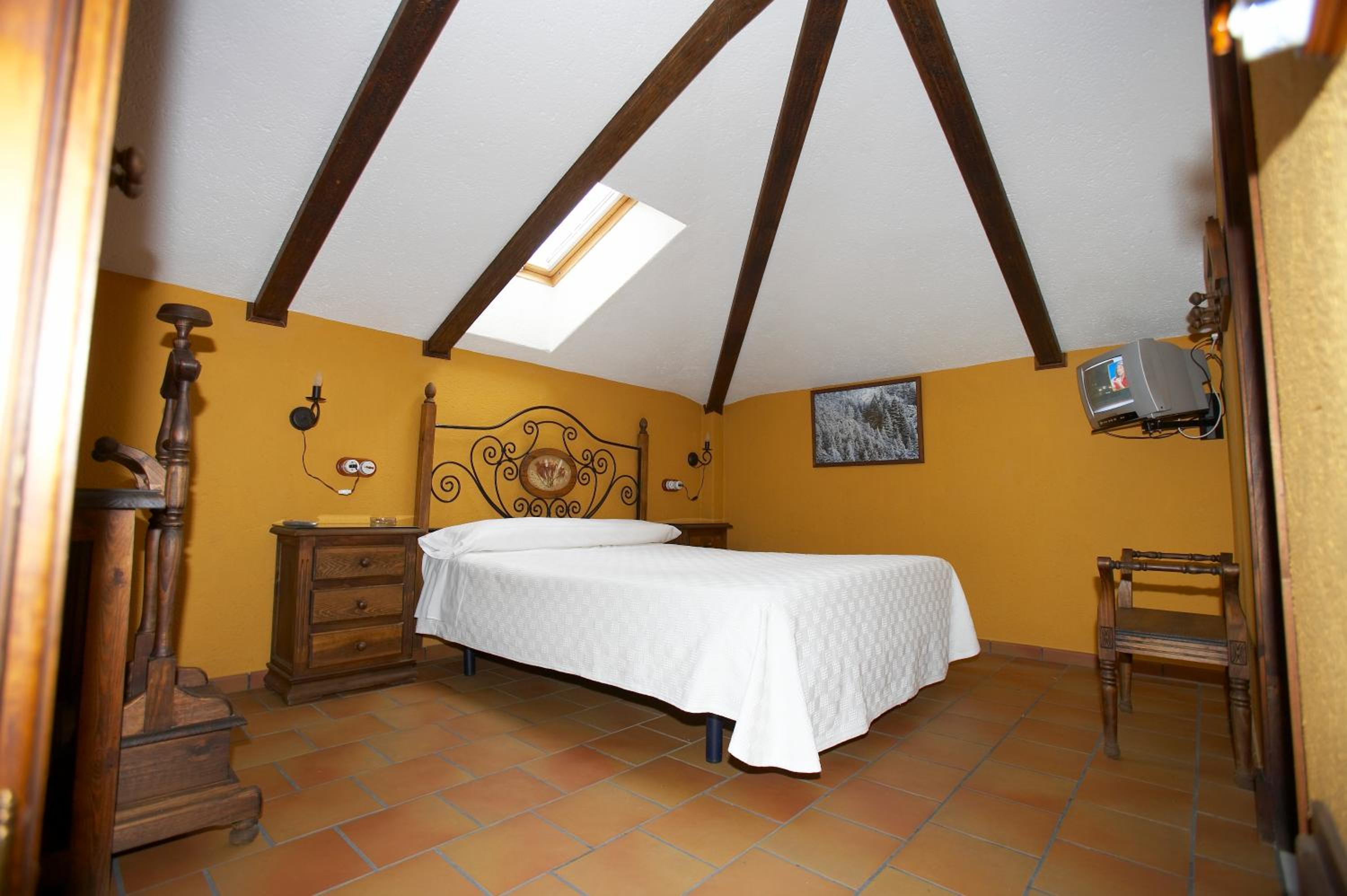 Double Room - Photo 1
