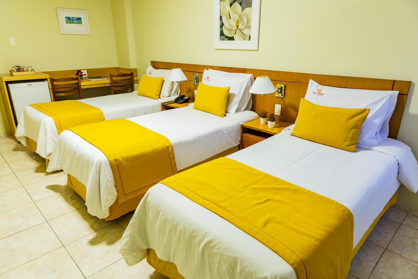 Superior Twin Room thumbnail 6